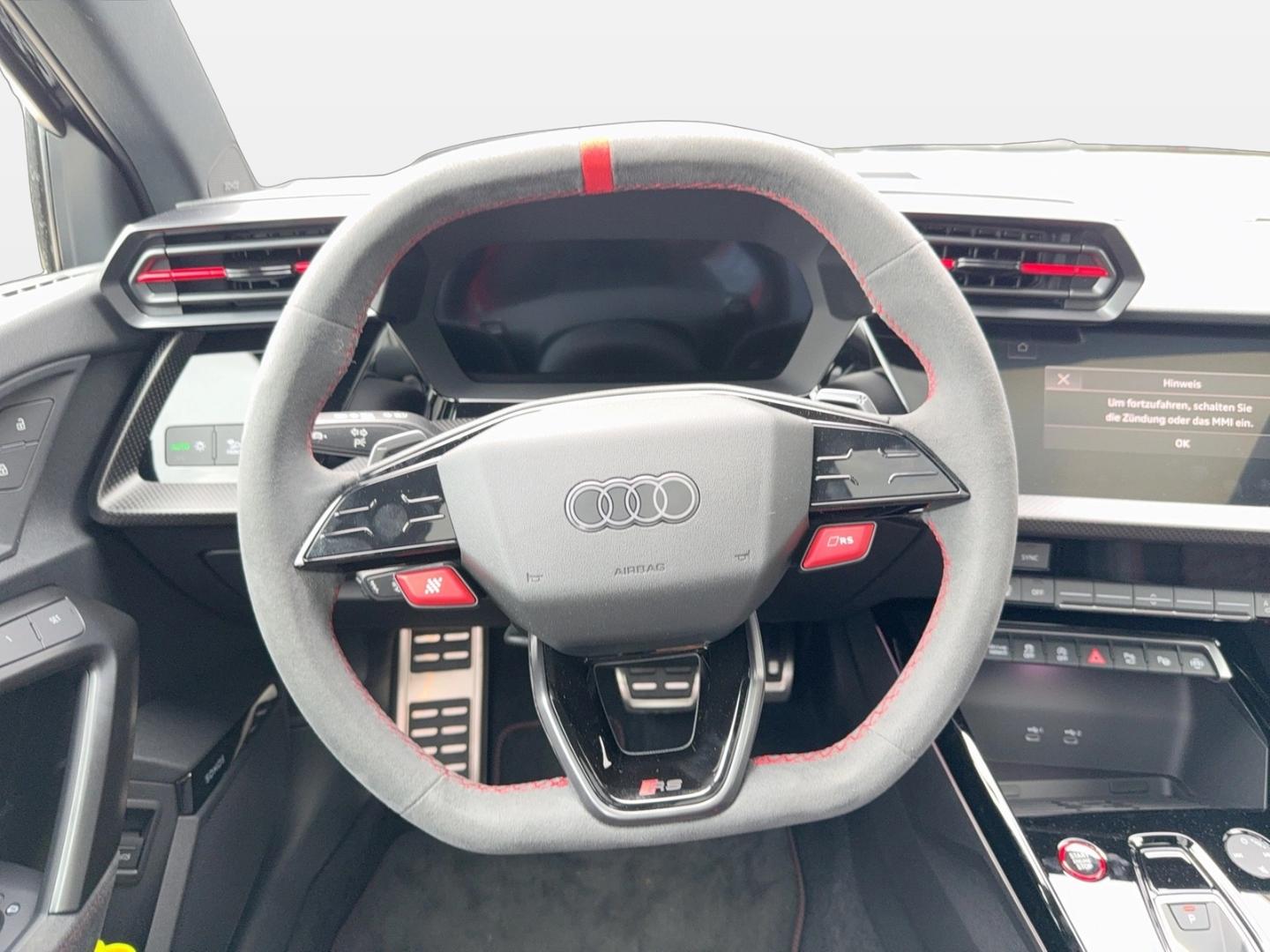 Image about Audi RS 3 Limousine TFSI quattro S tronic
