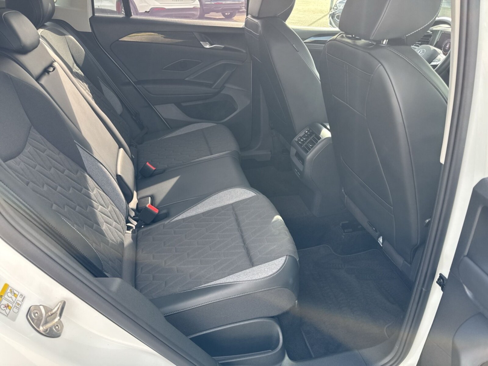 Volkswagen Tiguan – Bild 11