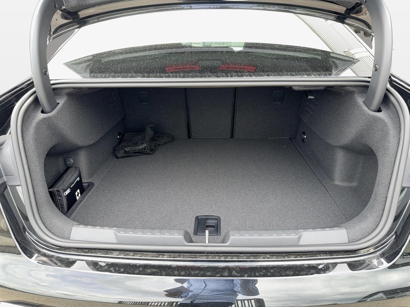 Image about Audi RS 3 Limousine TFSI quattro S tronic