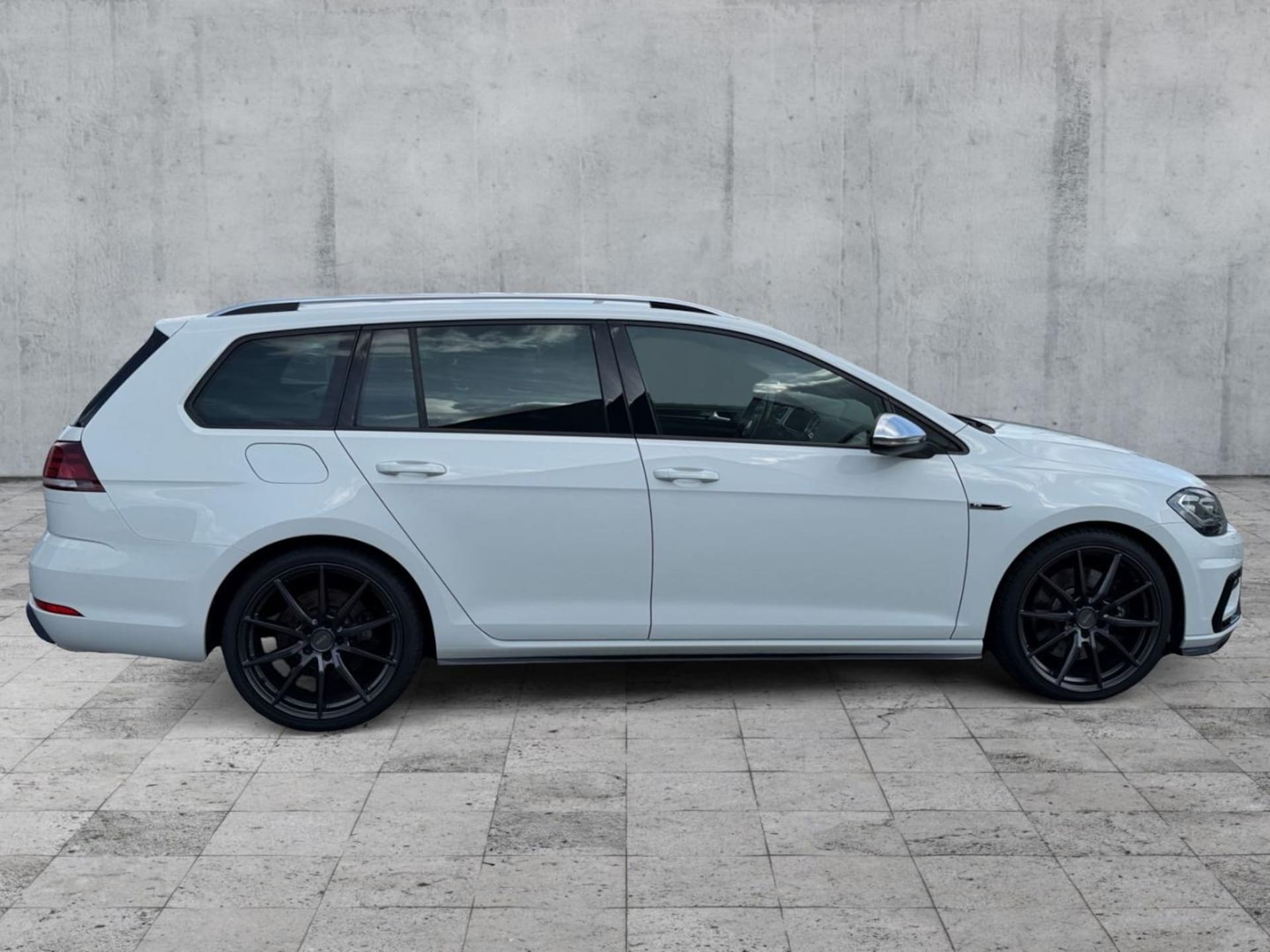 Volkswagen Golf Variant R