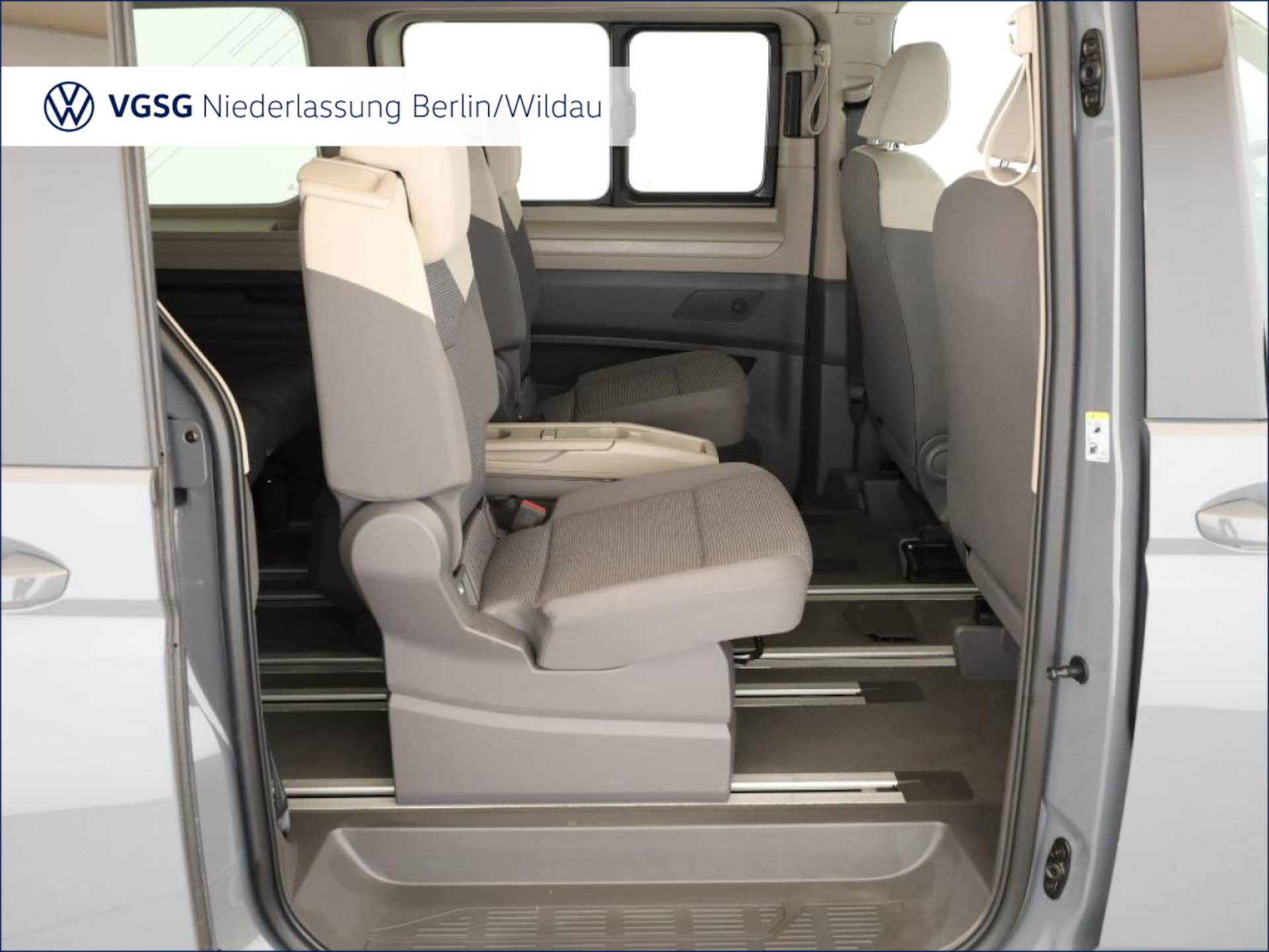 Volkswagen Multivan Langversion Basis-Modell