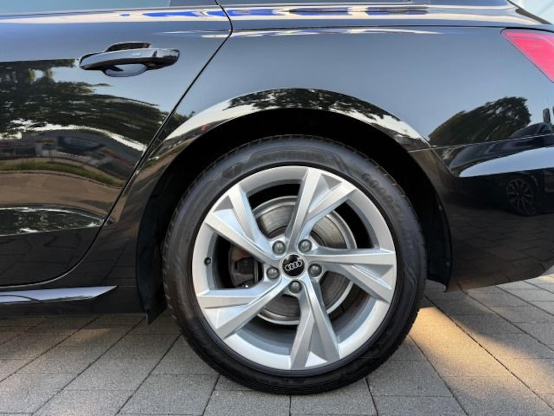 Audi A4 Avant S line