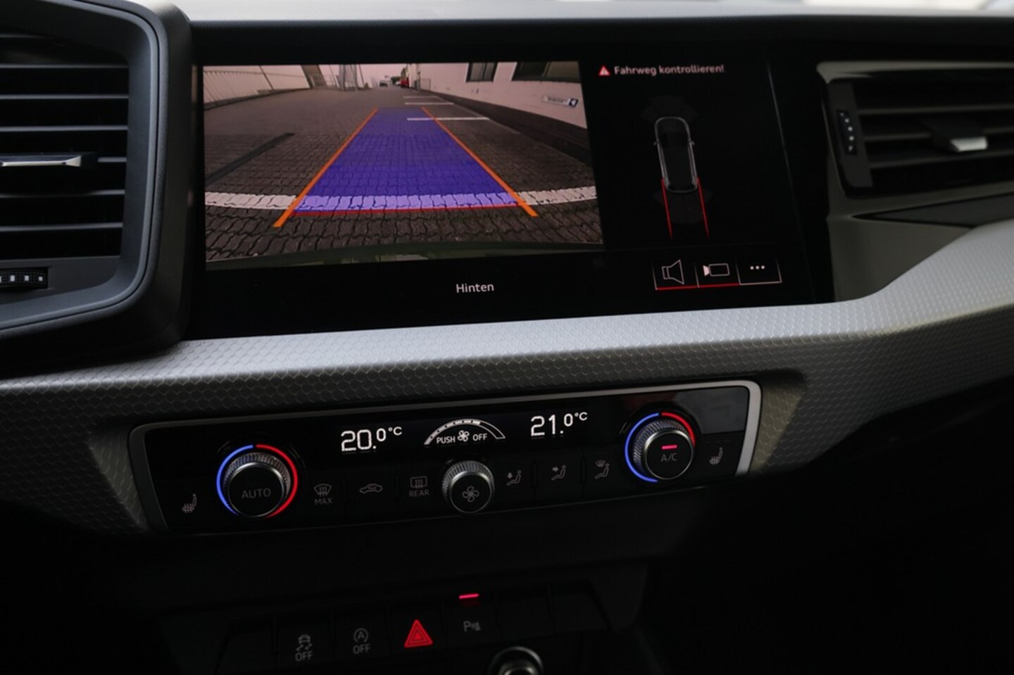 Bild über Audi A1 Sportback advanced 30 TFSI S tronic - für weitere Informationen kontaktieren Sie den Audi Partner