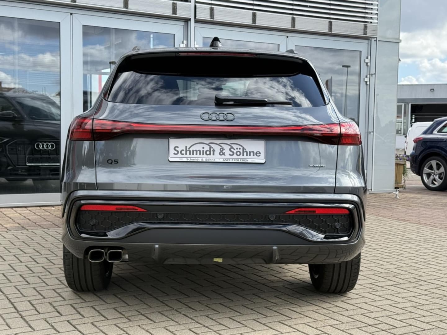 Bild über Audi Q5 SUV TDI quattro 150 kW S tronic - für weitere Informationen kontaktieren Sie den Audi Partner