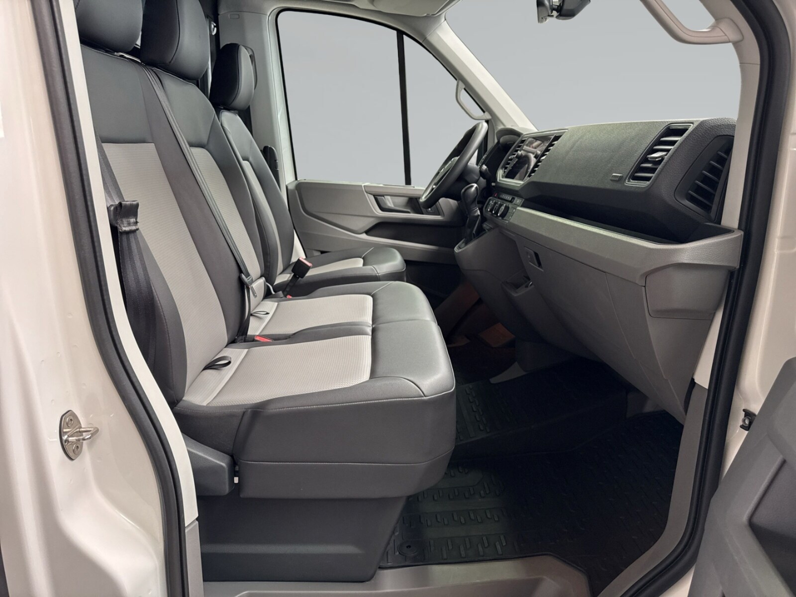 Volkswagen Crafter Kasten mittlerer Radstand – Bild 10