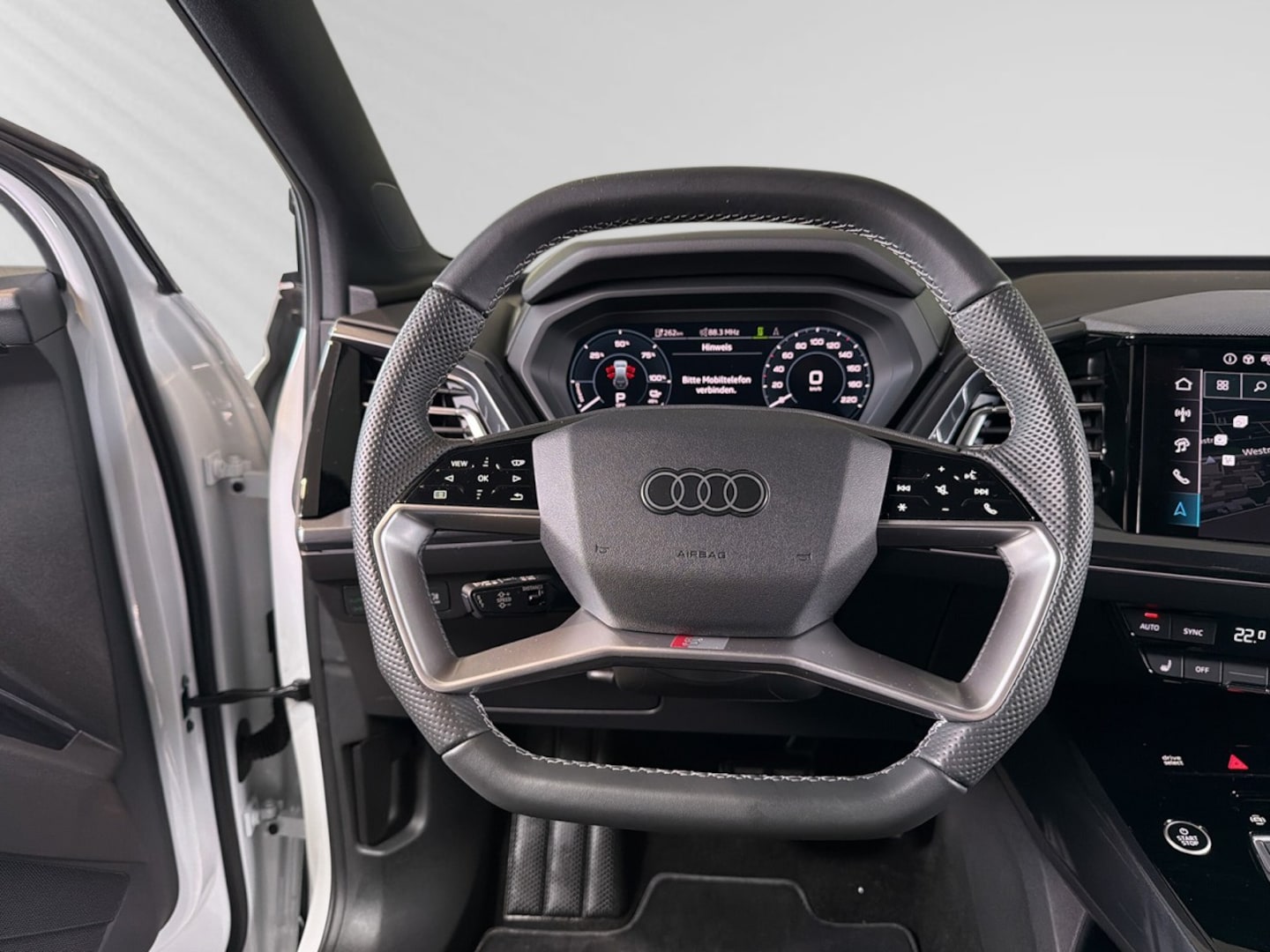 Bild über Audi Q4 e-tron 45 e-tron quattro - für weitere Informationen kontaktieren Sie den Audi Partner