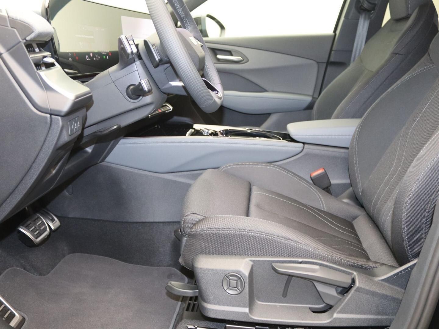 Bild über Audi Q3 SUV TFSI 110 kW S tronic - für weitere Informationen kontaktieren Sie den Audi Partner