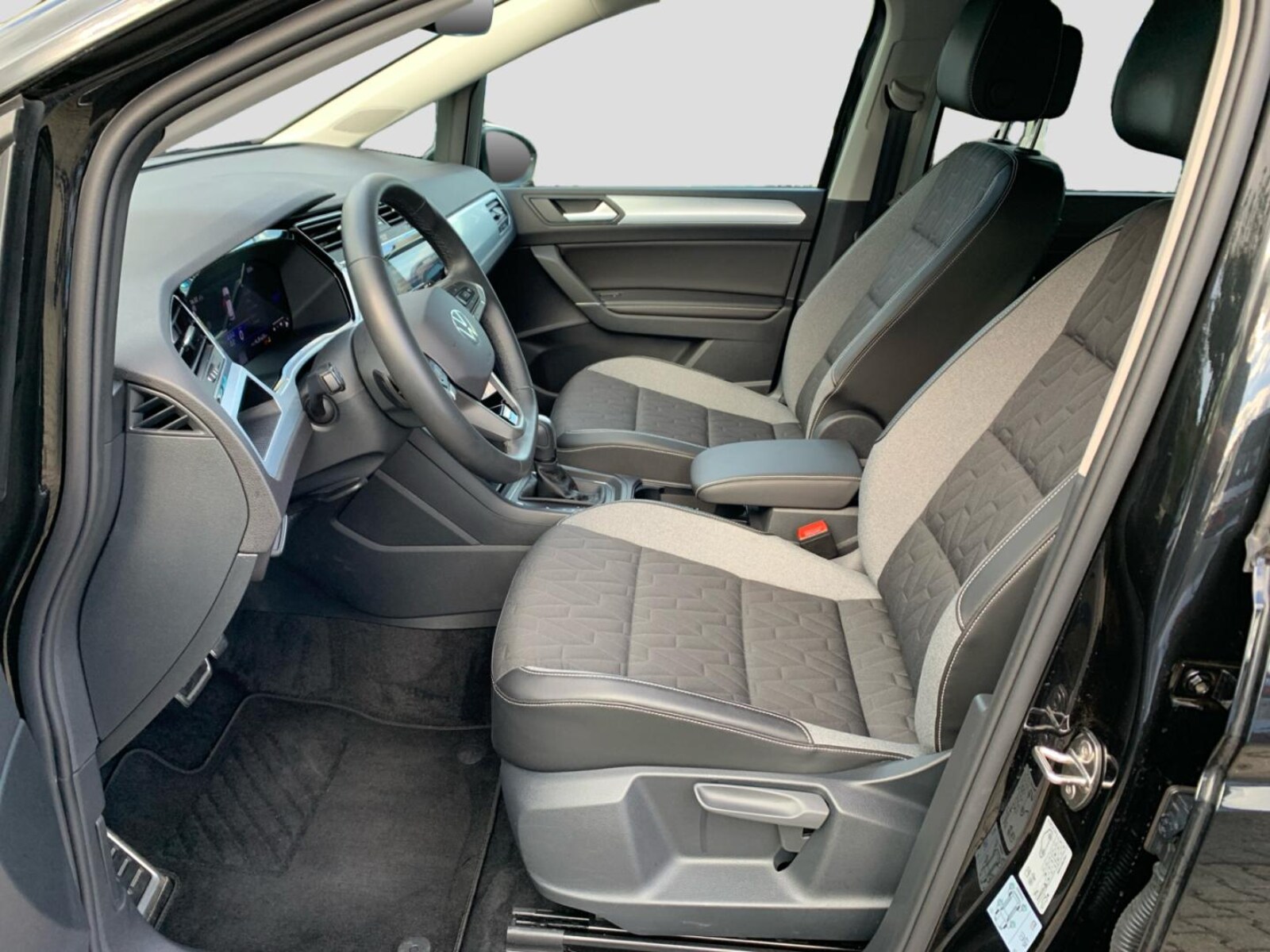 Volkswagen Touran – Bild 11