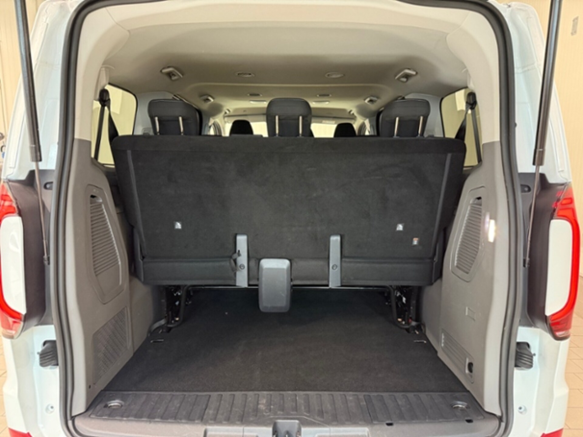 Volkswagen Caravelle Style