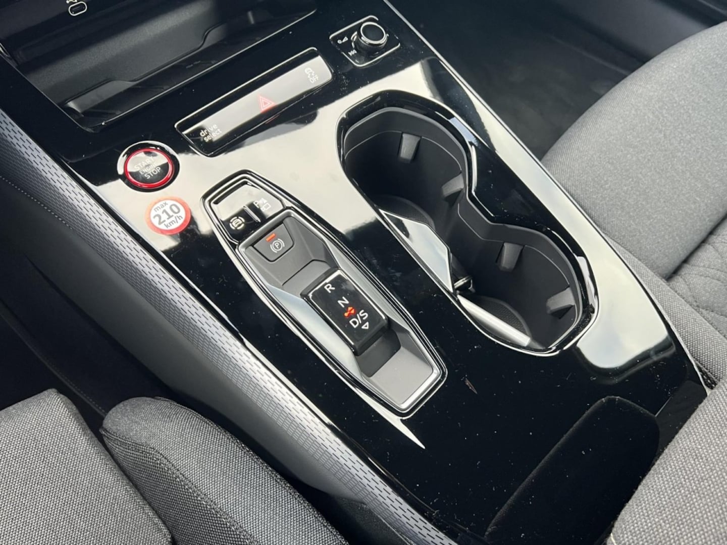 Bild über Audi A5 Avant TDI quattro 150 kW S tronic - für weitere Informationen kontaktieren Sie den Audi Partner