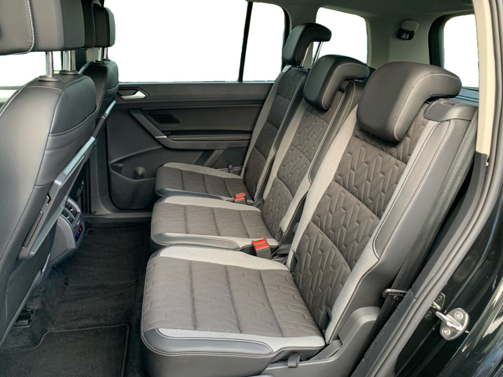 Volkswagen Touran – Bild 12