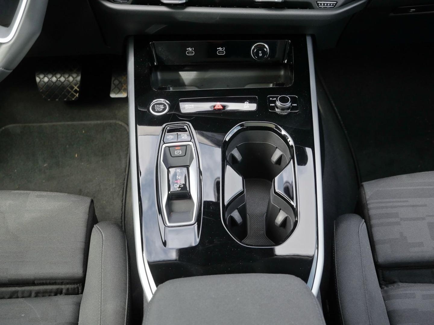 Bild über Audi A6 Avant TDI quattro 150 kW S tronic - für weitere Informationen kontaktieren Sie den Audi Partner
