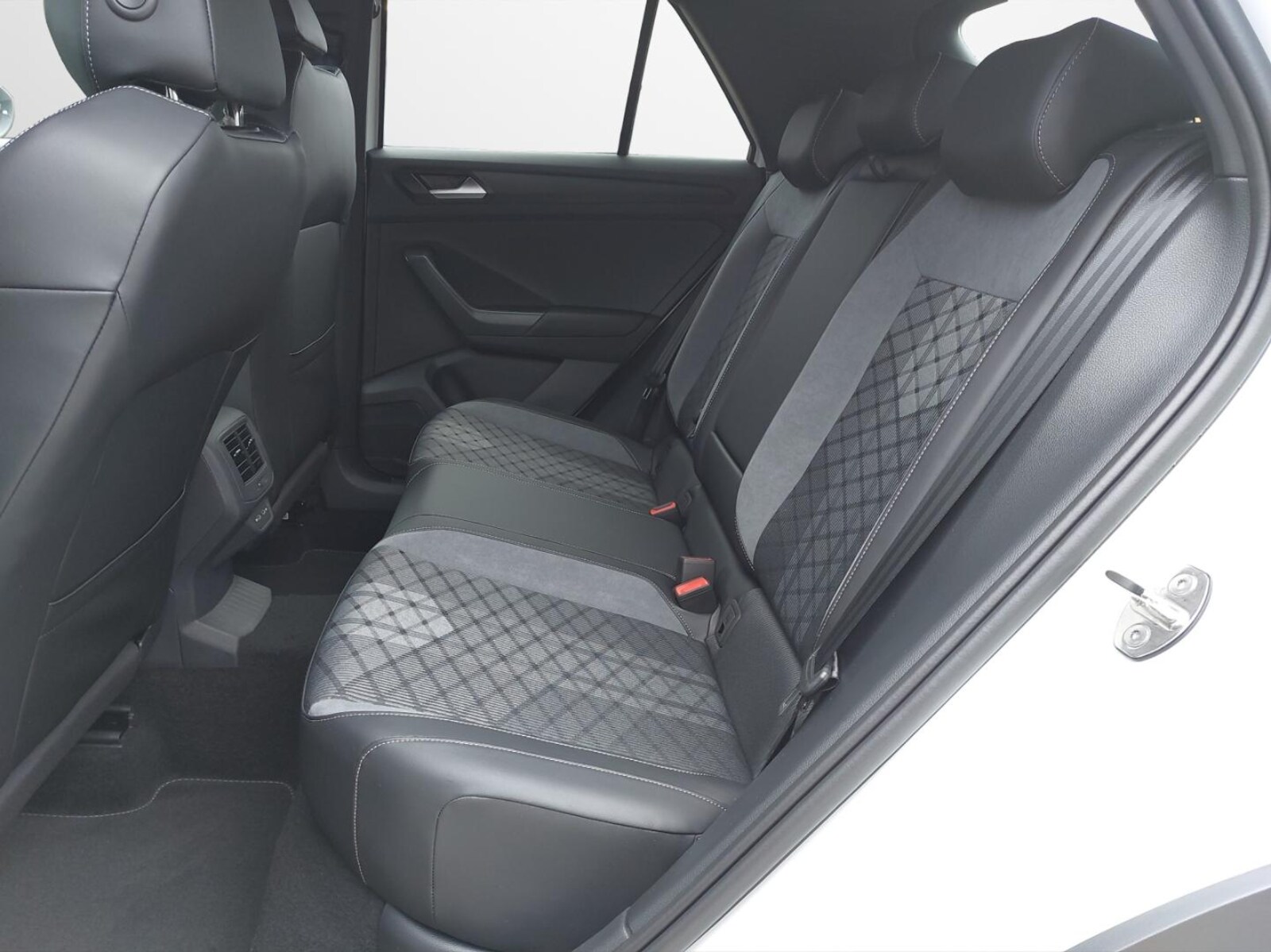Volkswagen T-Roc – Bild 12