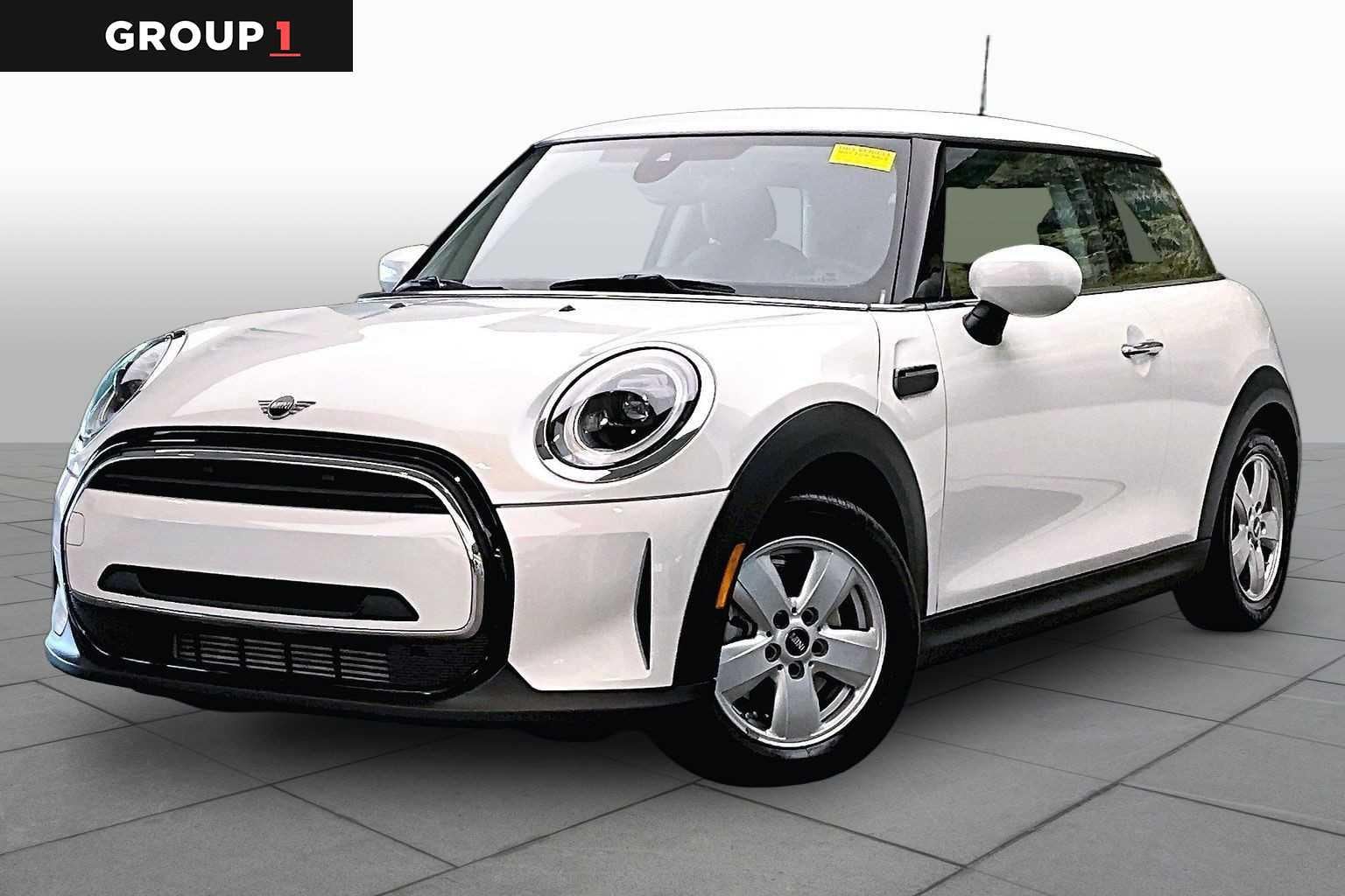 2024 MINI Hardtop Cooper's photo