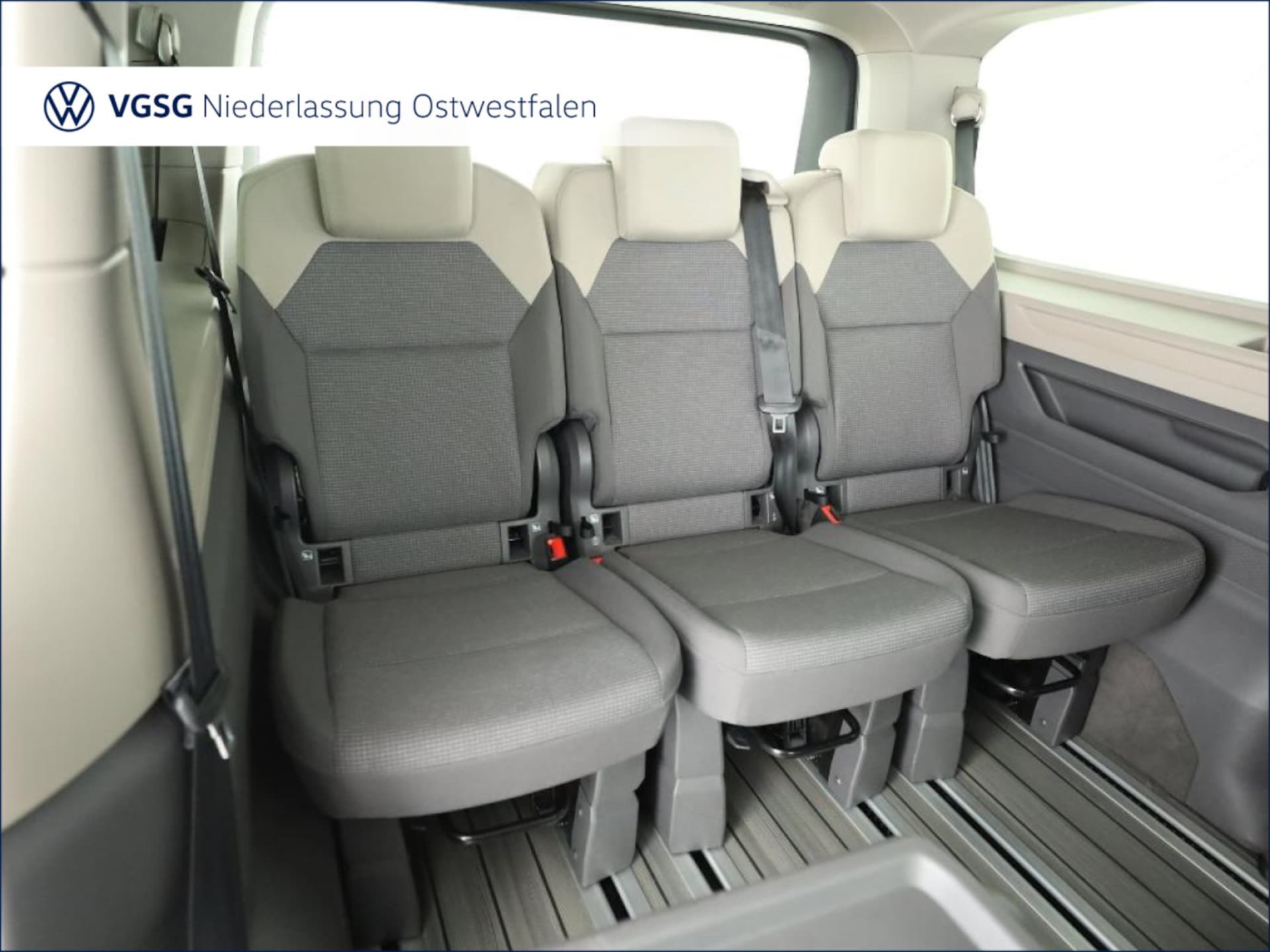Volkswagen Multivan Langversion Basis-Modell