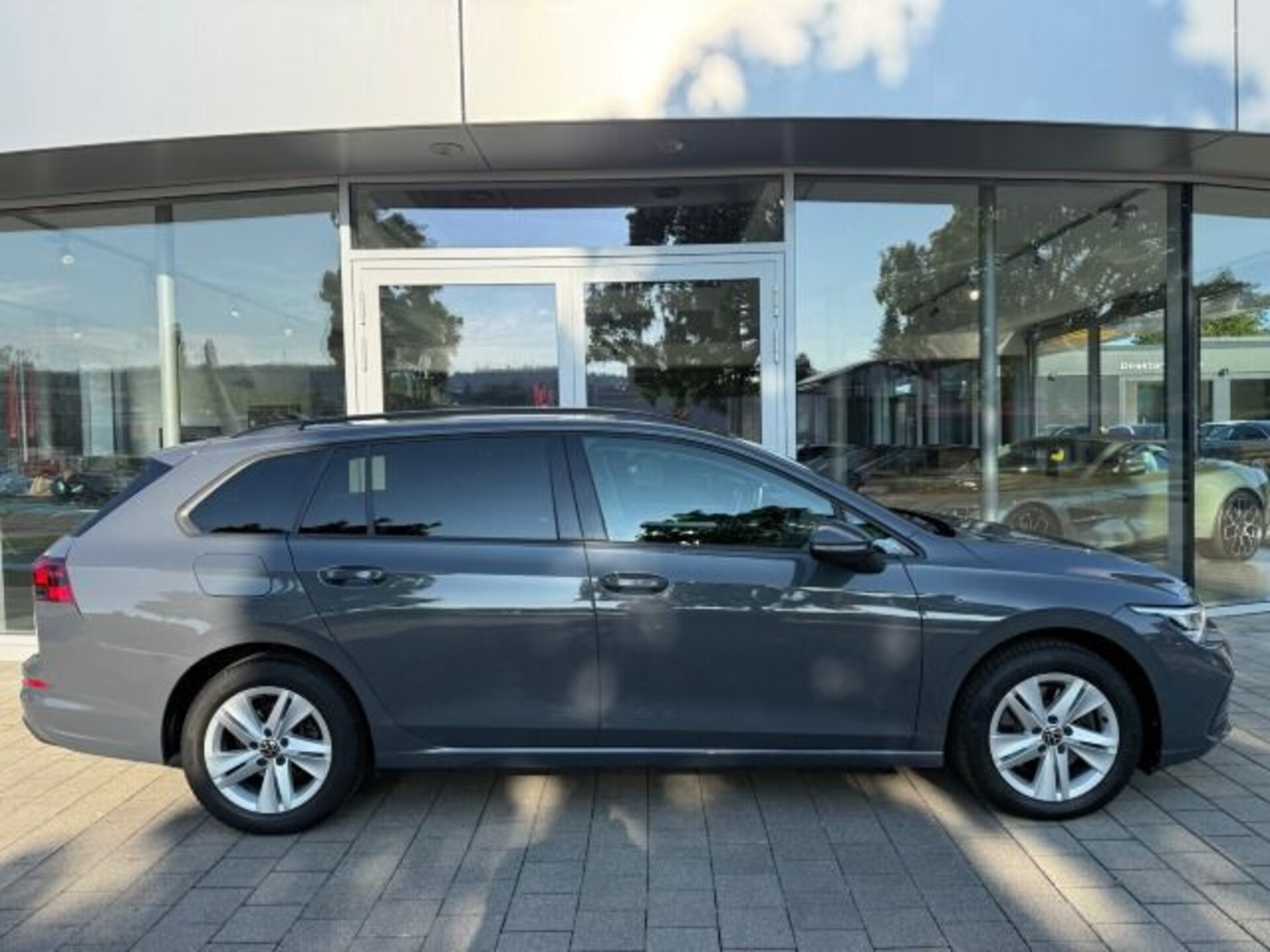 Volkswagen Golf Variant Life
