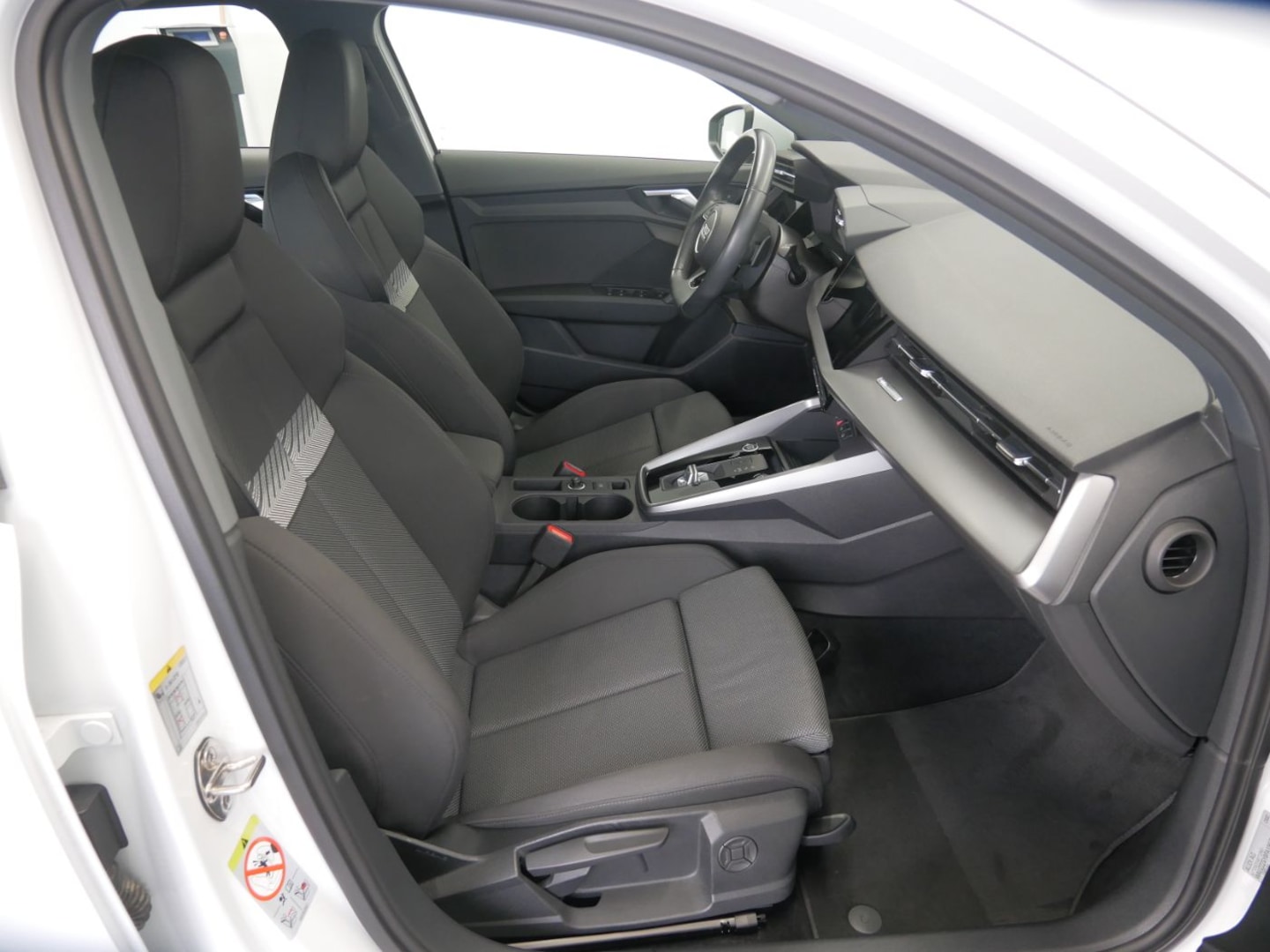 Bild über Audi A3 Sportback S line 35 TDI S tronic - für weitere Informationen kontaktieren Sie den Audi Partner