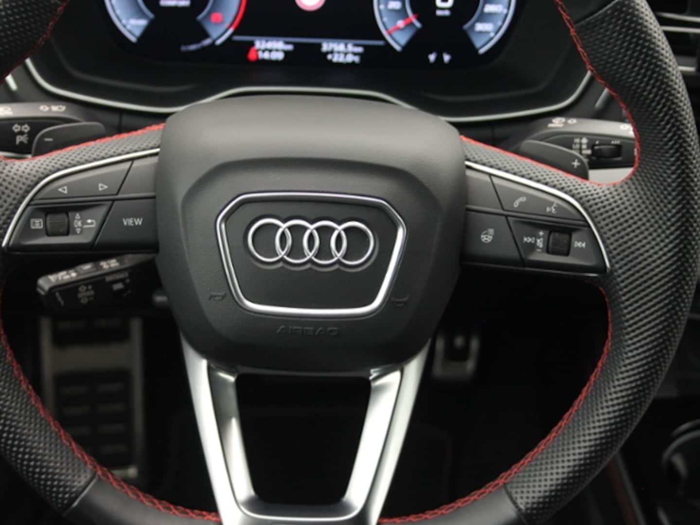 Bild über Audi A4 Avant S line 40 TDI S tronic - für weitere Informationen kontaktieren Sie den Audi Partner