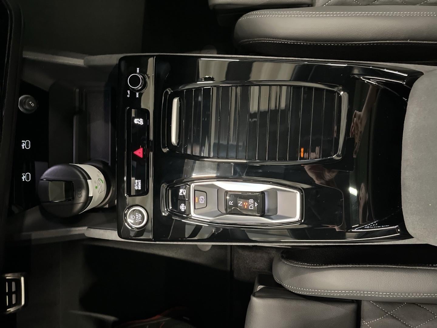 Bild über Audi Q6 SUV e-tron S line business e-tron performance 225 kW - für weitere Informationen kontaktieren Sie den Audi Partner