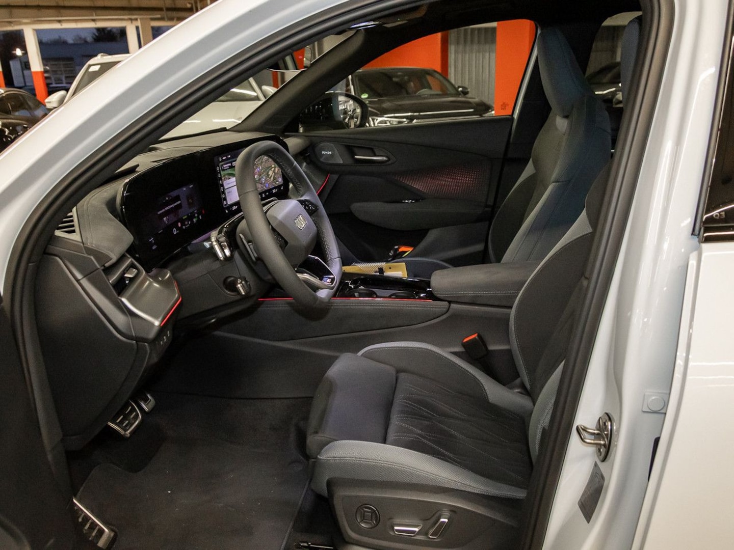 Bild über Audi Q3 SUV TFSI quattro 195 kW S tronic - für weitere Informationen kontaktieren Sie den Audi Partner