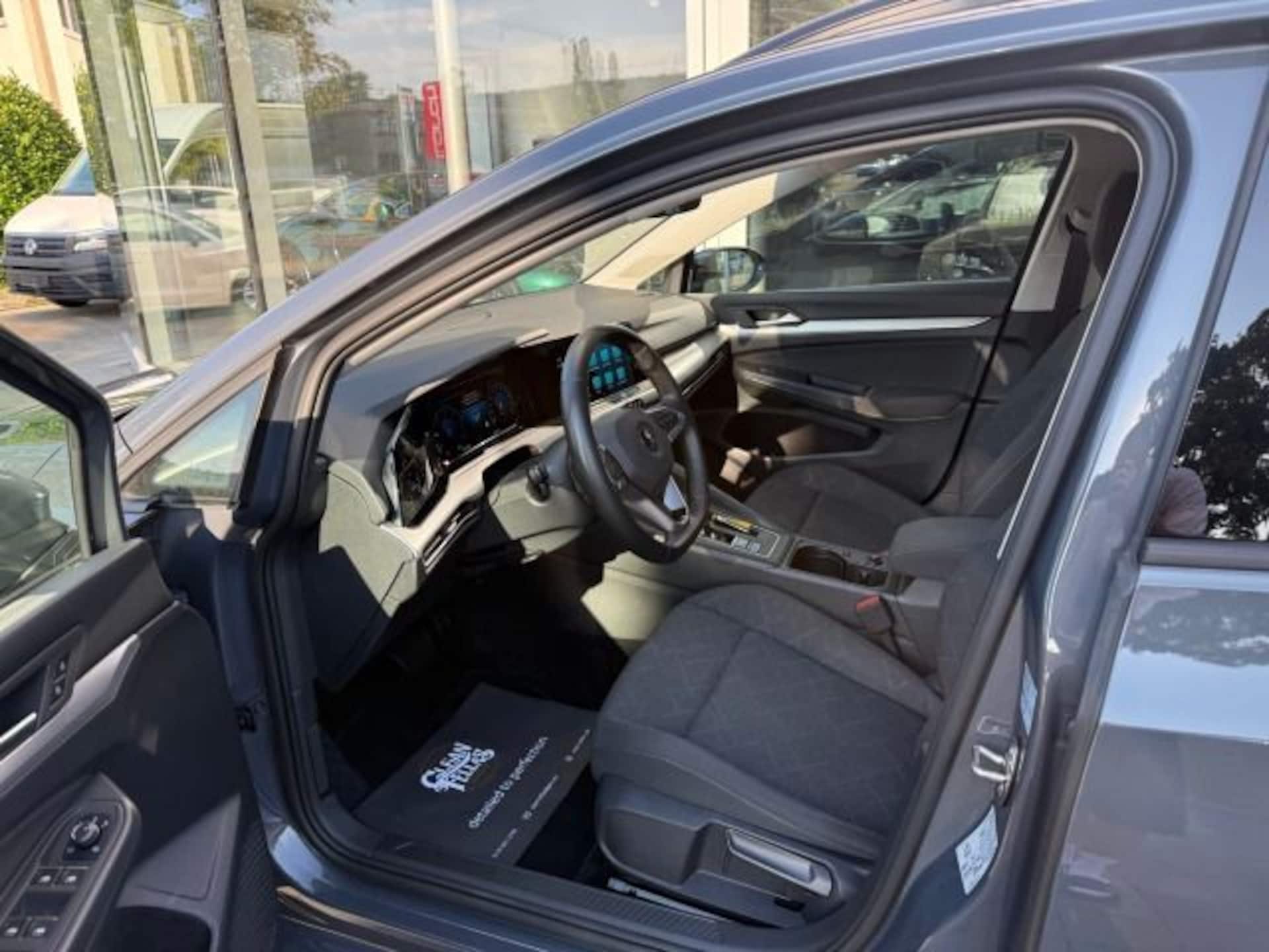 Volkswagen Golf Variant Life