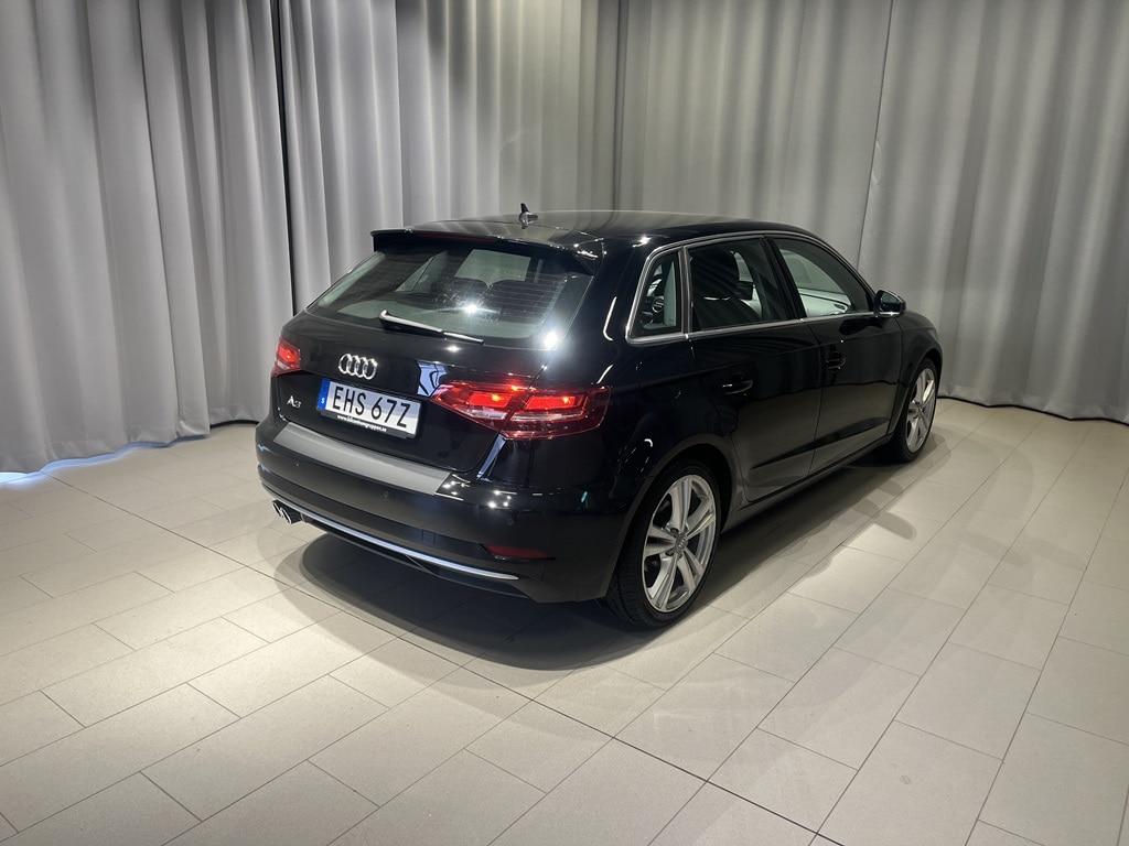 Bild som visar Audi A3 Sportback A3 Sportback 35 TFSI Sport Edition 150 hk 6-växlad - för mer information kontakta din Audi Partner
