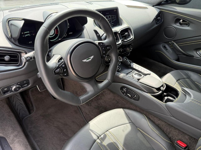 2022 Aston Martin Vantage