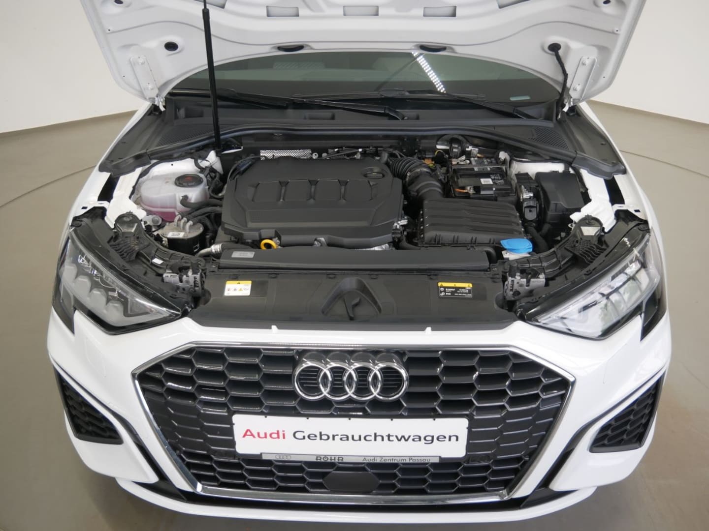 Bild über Audi A3 Sportback S line 35 TDI S tronic - für weitere Informationen kontaktieren Sie den Audi Partner