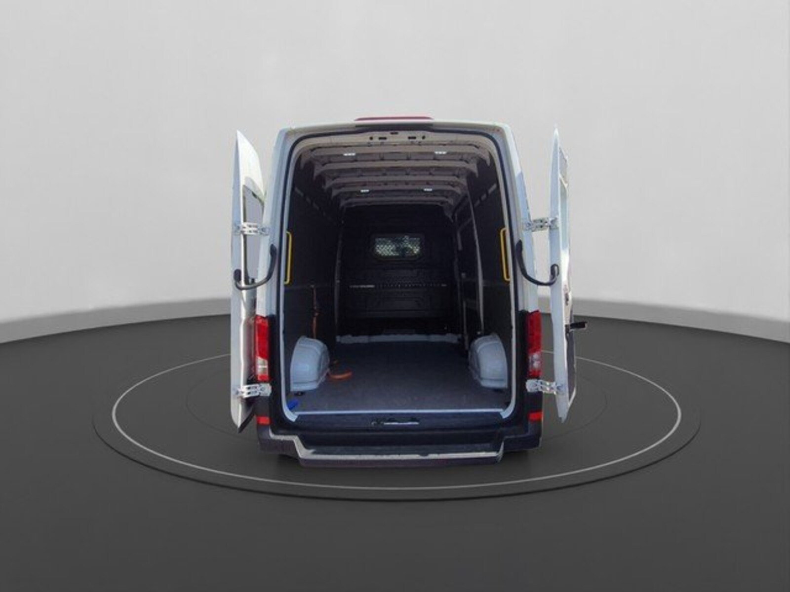 Volkswagen Crafter Kasten mittlerer Radstand – Bild 9