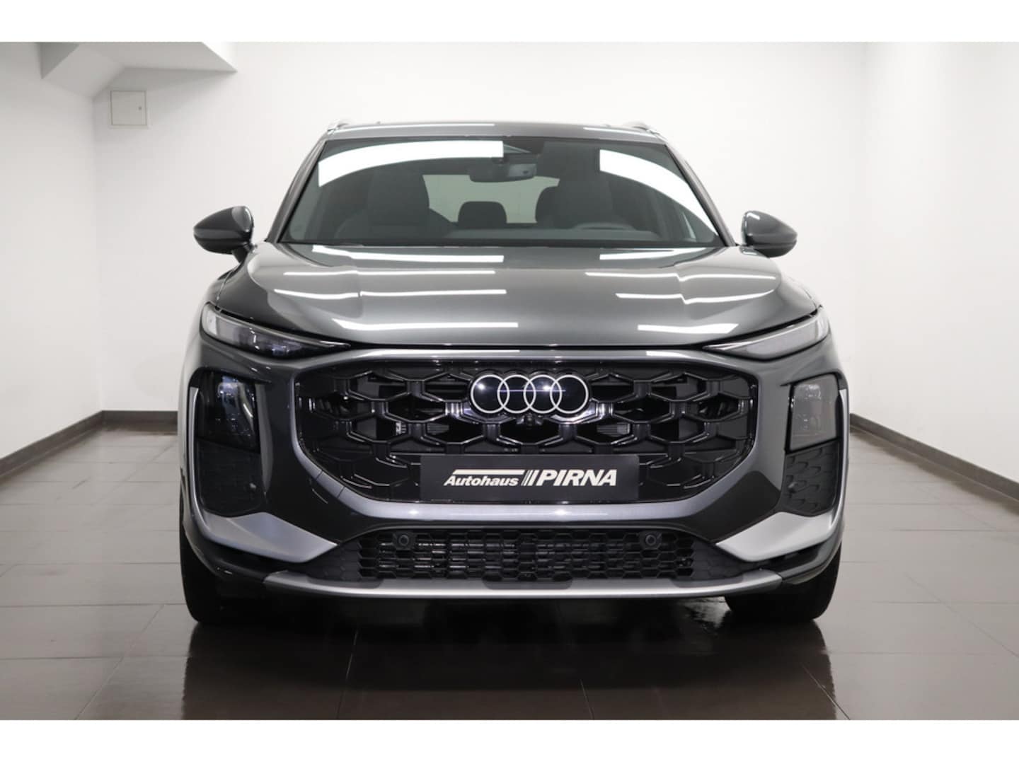 Bild über Audi Q3 SUV TFSI 110 kW S tronic - für weitere Informationen kontaktieren Sie den Audi Partner