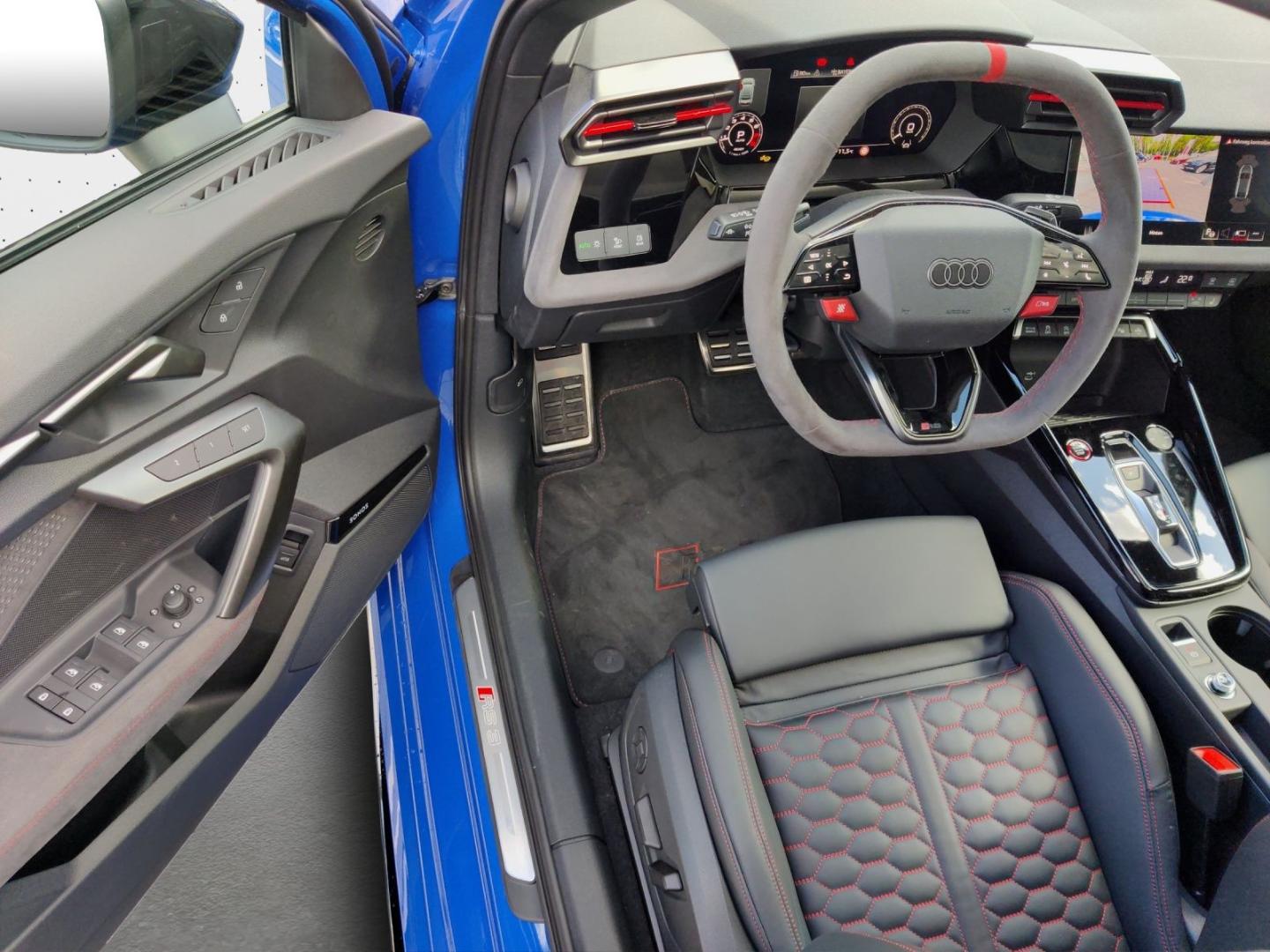 Image about Audi RS 3 Limousine TFSI quattro S tronic