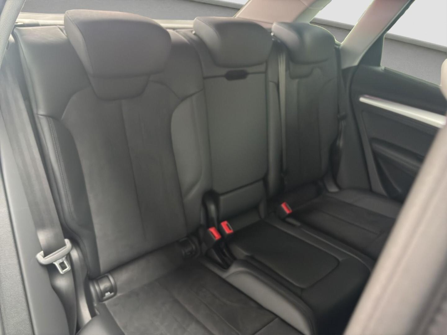 Bild über Audi Q5 40 TFSI quattro S tronic - für weitere Informationen kontaktieren Sie den Audi Partner