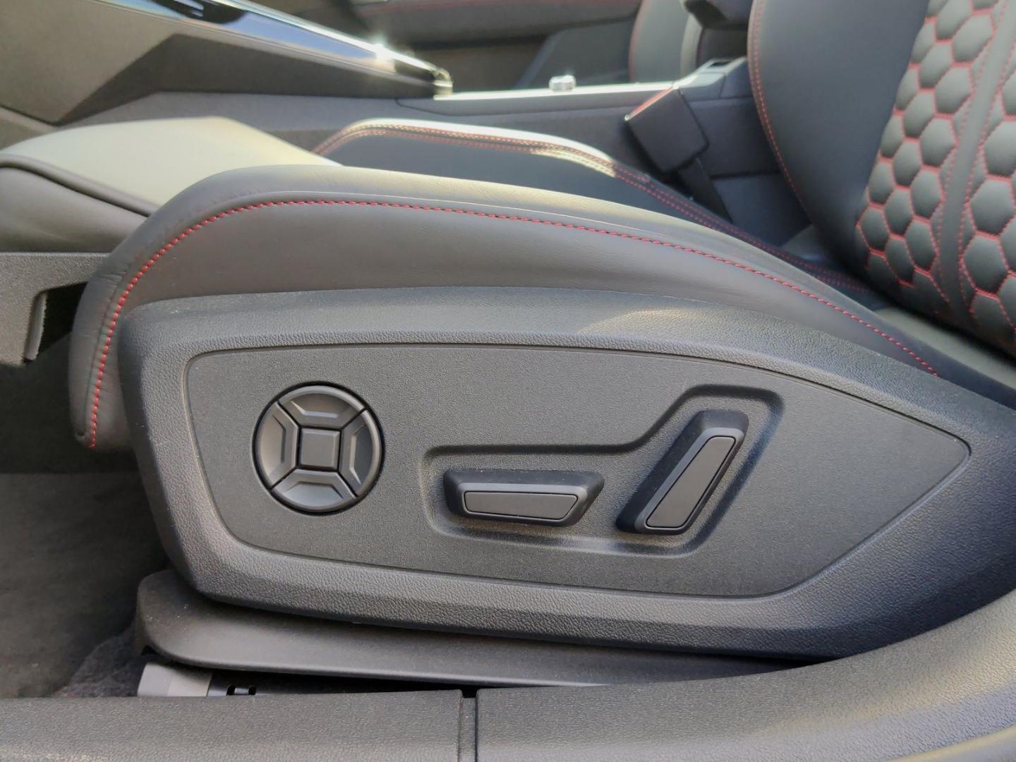Image about Audi RS 3 Limousine TFSI quattro S tronic