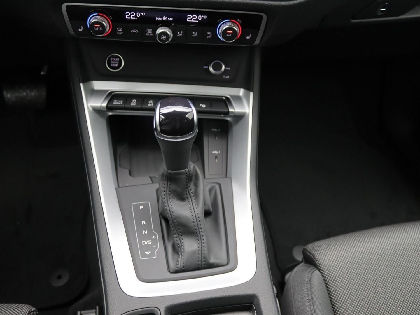 Bild über Audi Q3 advanced 35 TFSI S tronic - für weitere Informationen kontaktieren Sie den Audi Partner