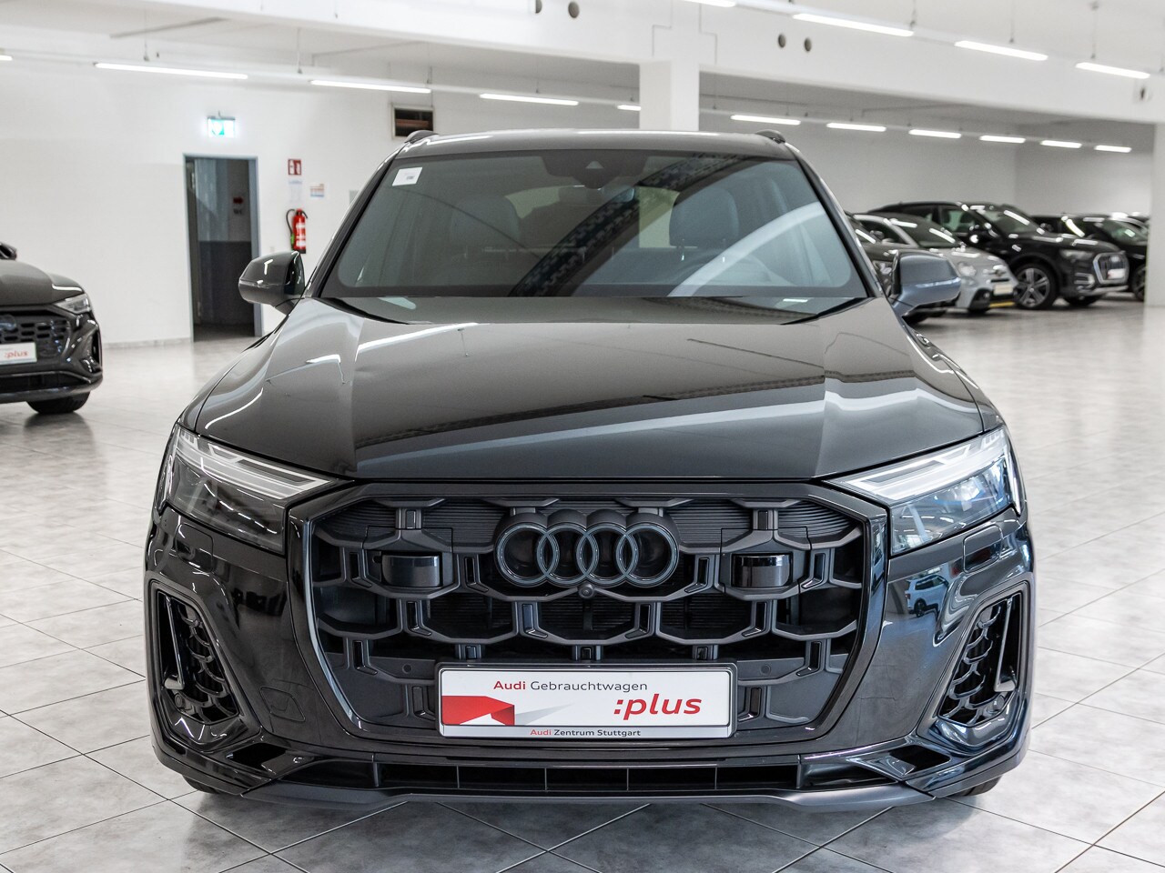 Image about Audi Q7 SUV TFSI e S line 55 TFSI e quattro tiptronic