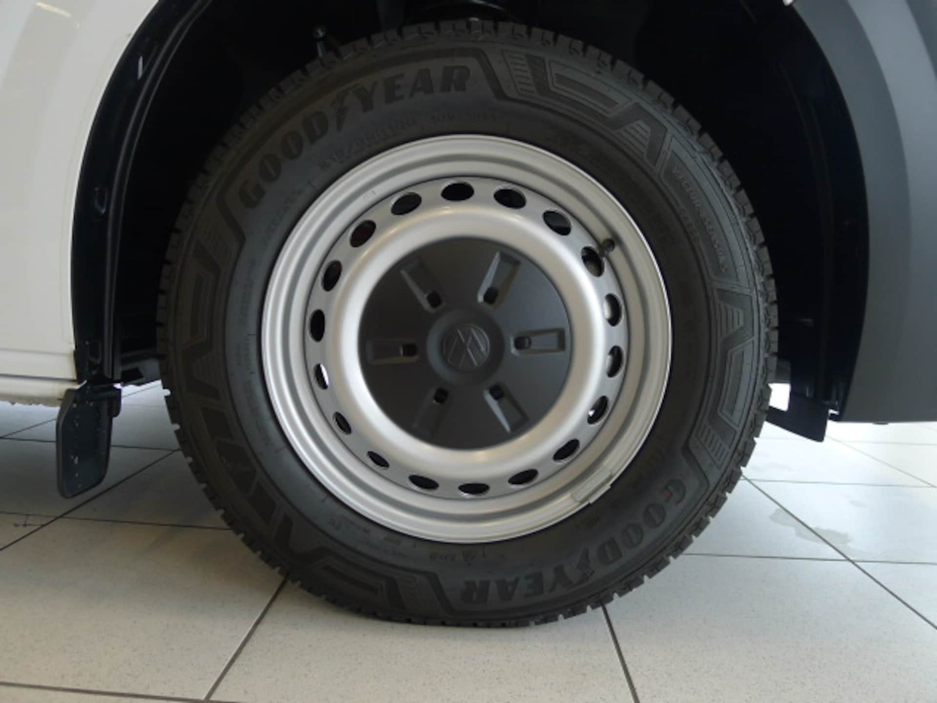 Volkswagen Transporter Kasten kurzer Radstand Basis-Modell