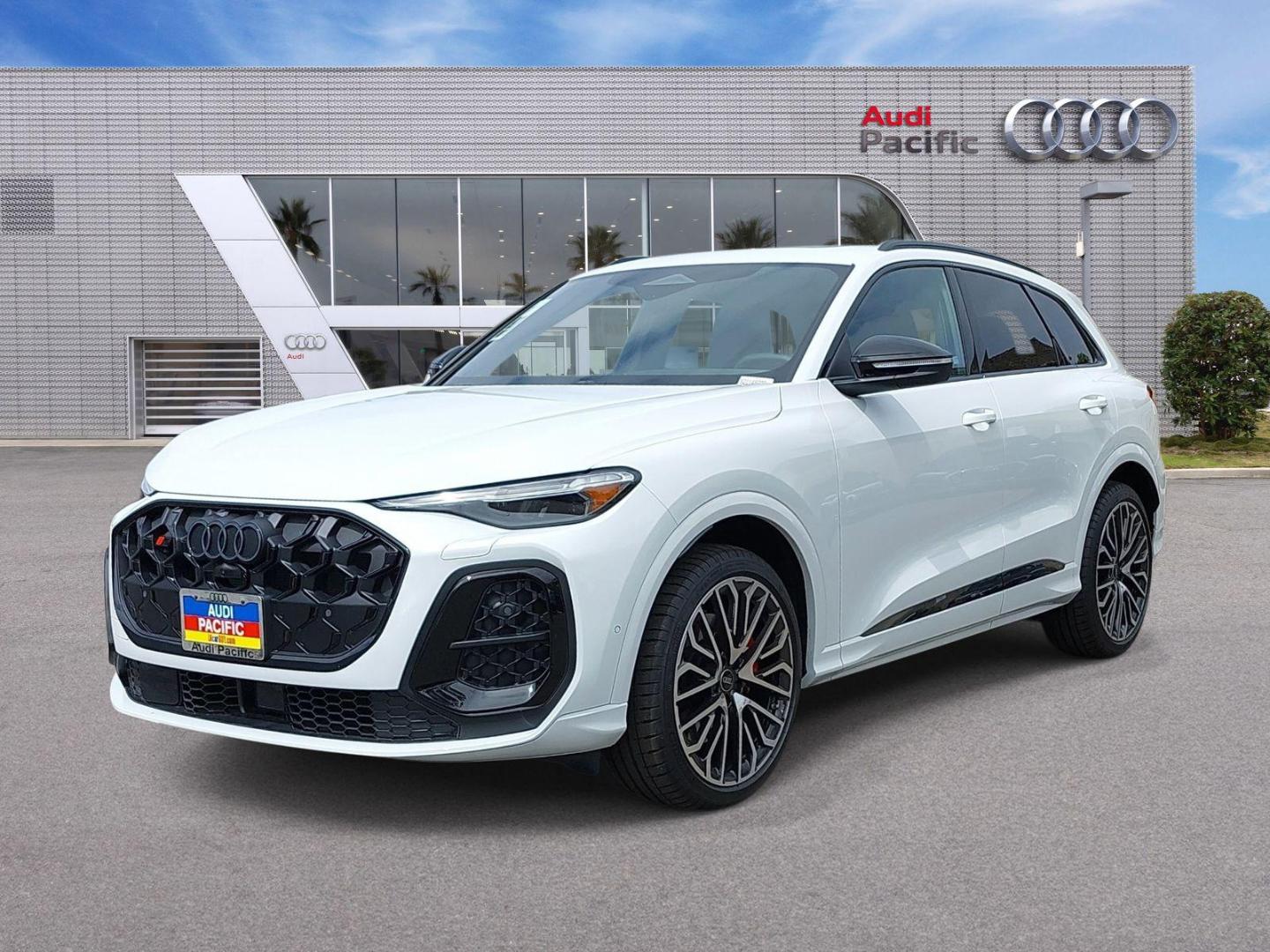 2025 Audi SQ5 Premium Plus's photo