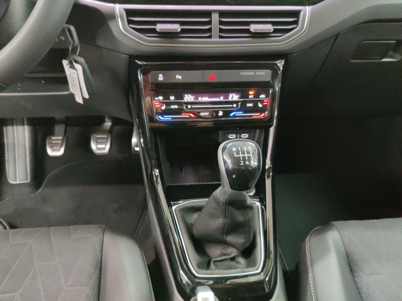 Volkswagen T-Cross – Bild 11