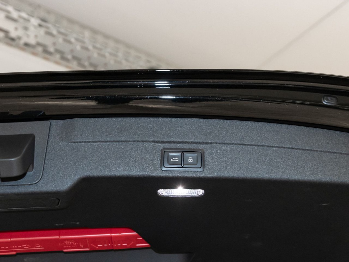 Bild über Audi A6 Avant TFSI quattro 270 kW S tronic - für weitere Informationen kontaktieren Sie den Audi Partner