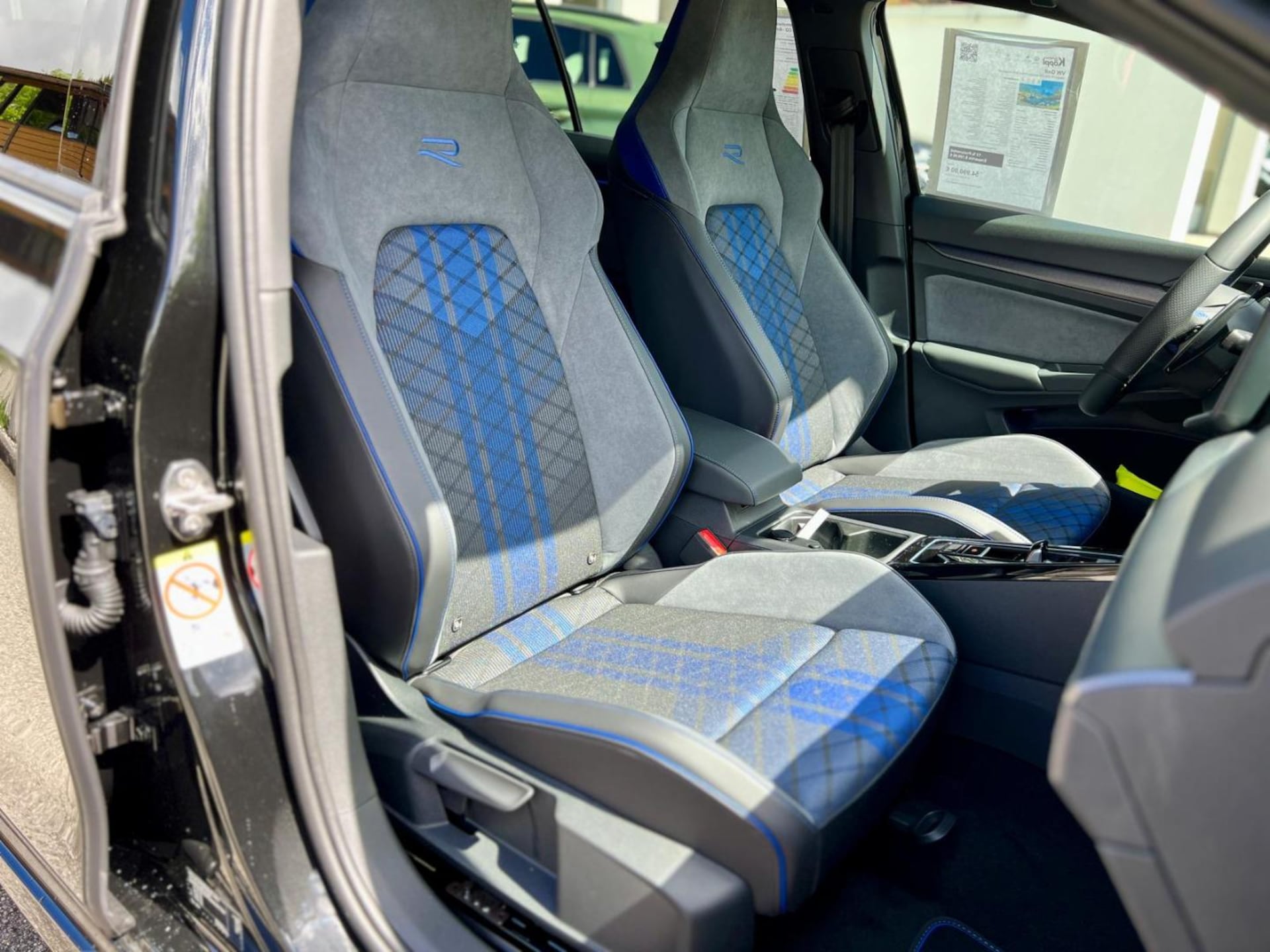 Volkswagen Golf Variant R