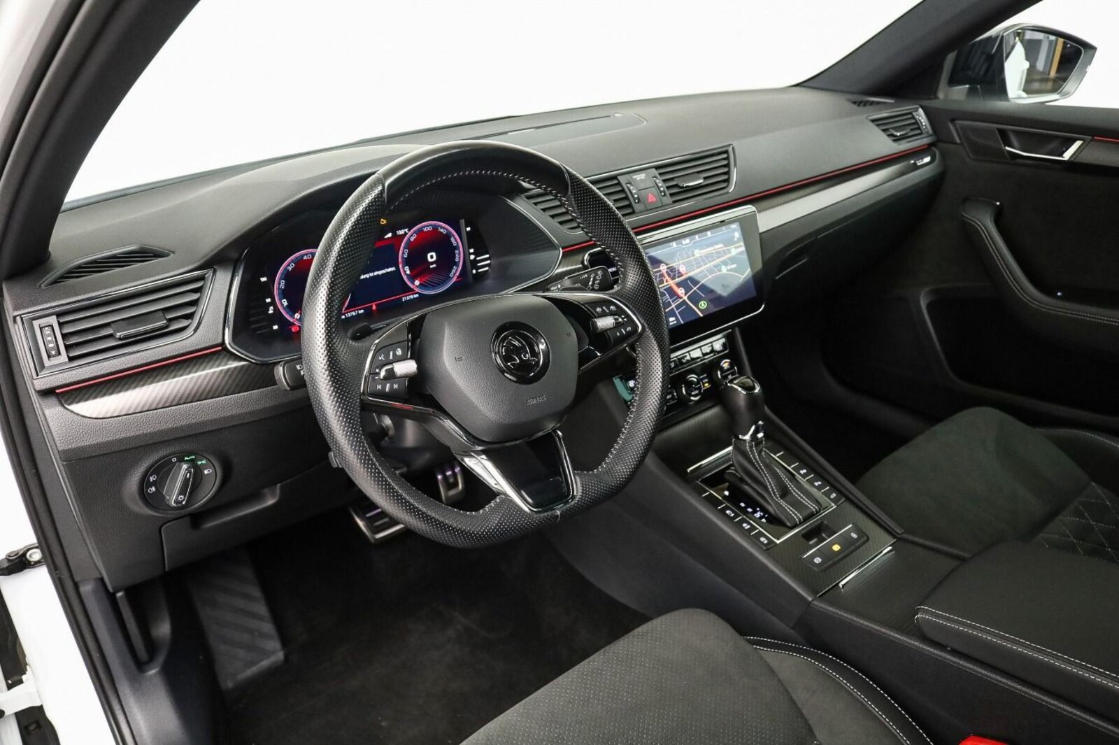 Škoda Superb Combi – Bild 10