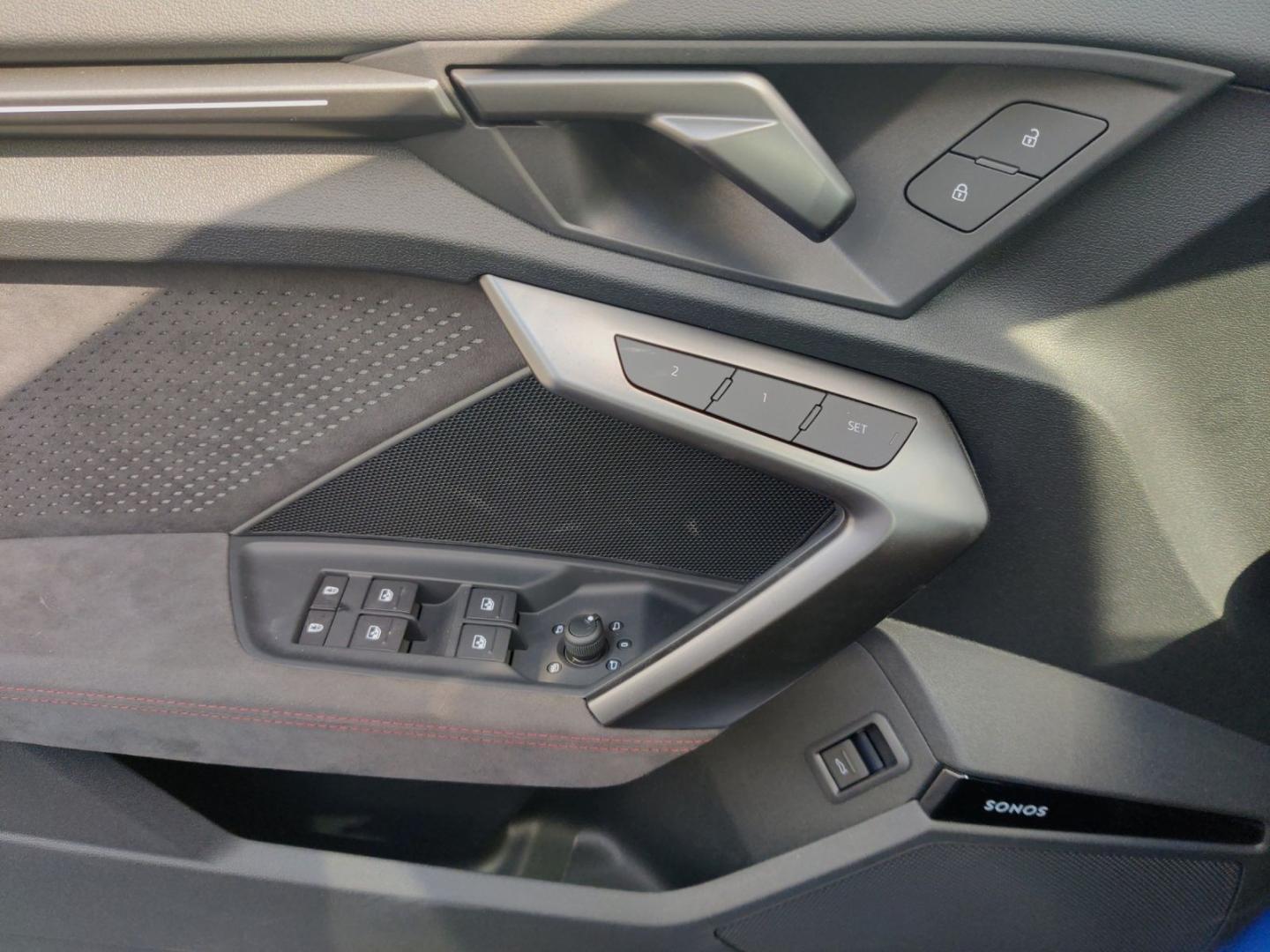 Image about Audi RS 3 Limousine TFSI quattro S tronic