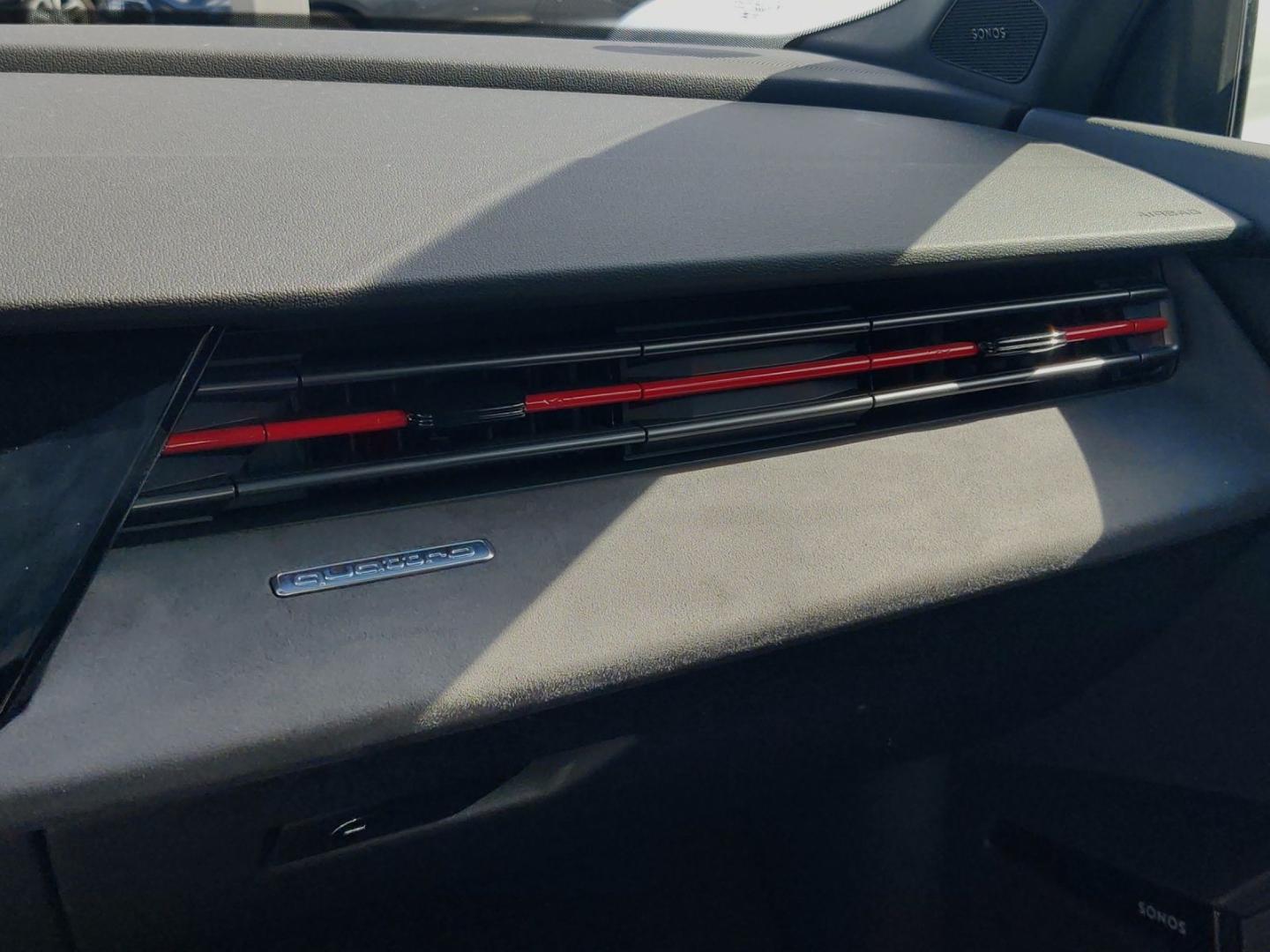 Image about Audi RS 3 Limousine TFSI quattro S tronic