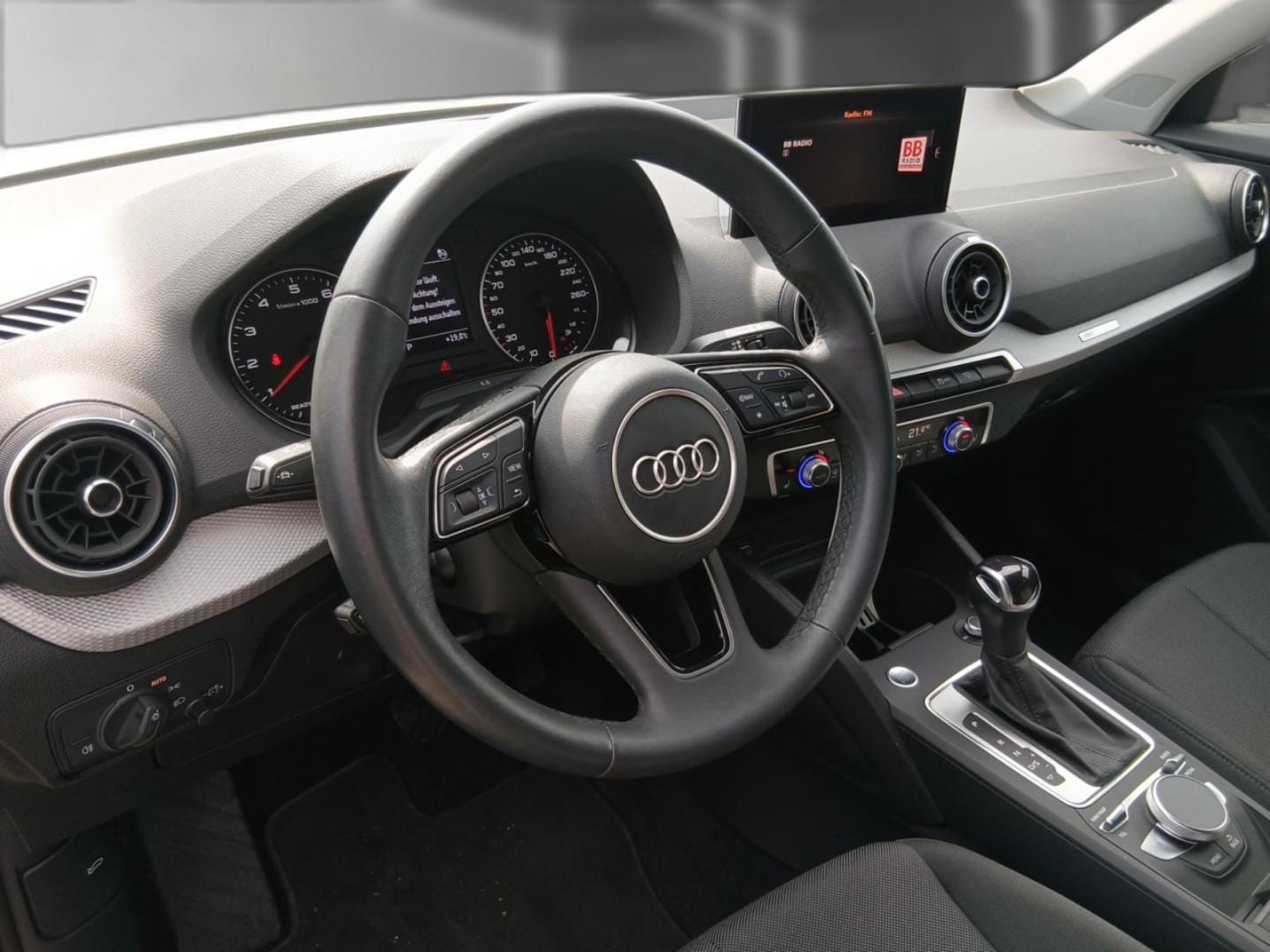 Bild über Audi Q2 advanced 35 TFSI S tronic - für weitere Informationen kontaktieren Sie den Audi Partner