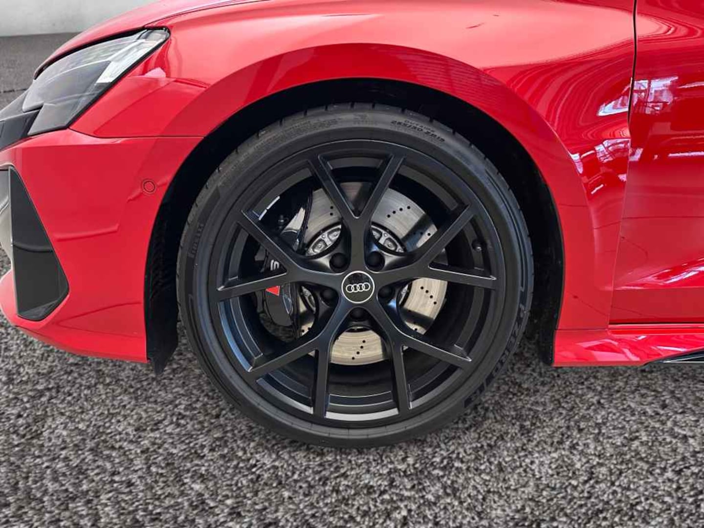 Bild über Audi RS 3 Limousine TFSI quattro 294 kW S tronic - für weitere Informationen kontaktieren Sie den Audi Partner