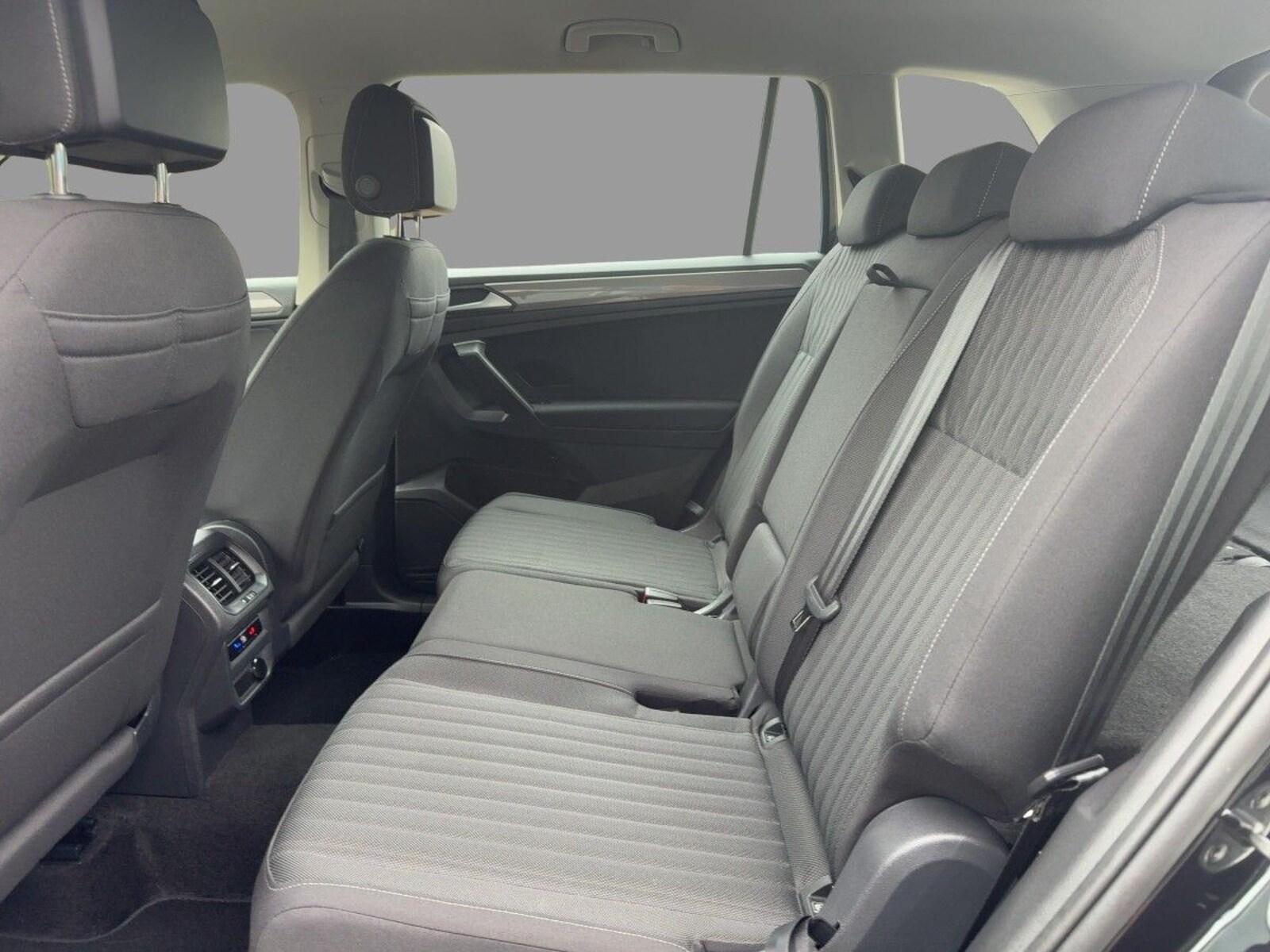 Volkswagen Tiguan Allspace – Bild 10