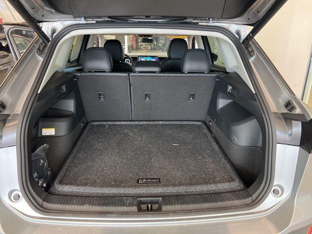 2025 Volkswagen Tiguan SE - Photo 18