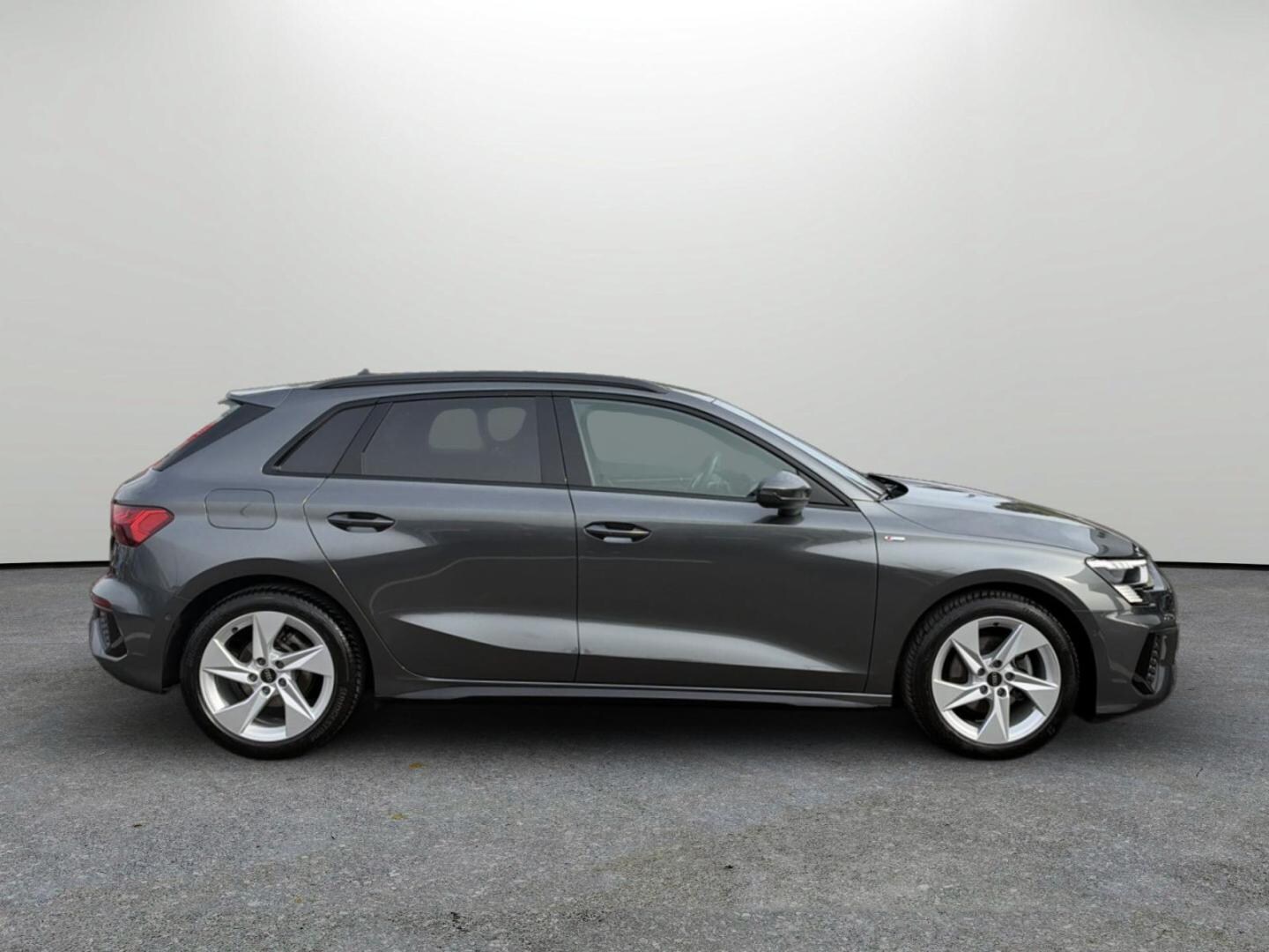 Bild über Audi A3 Sportback S line 30 TFSI S tronic - für weitere Informationen kontaktieren Sie den Audi Partner