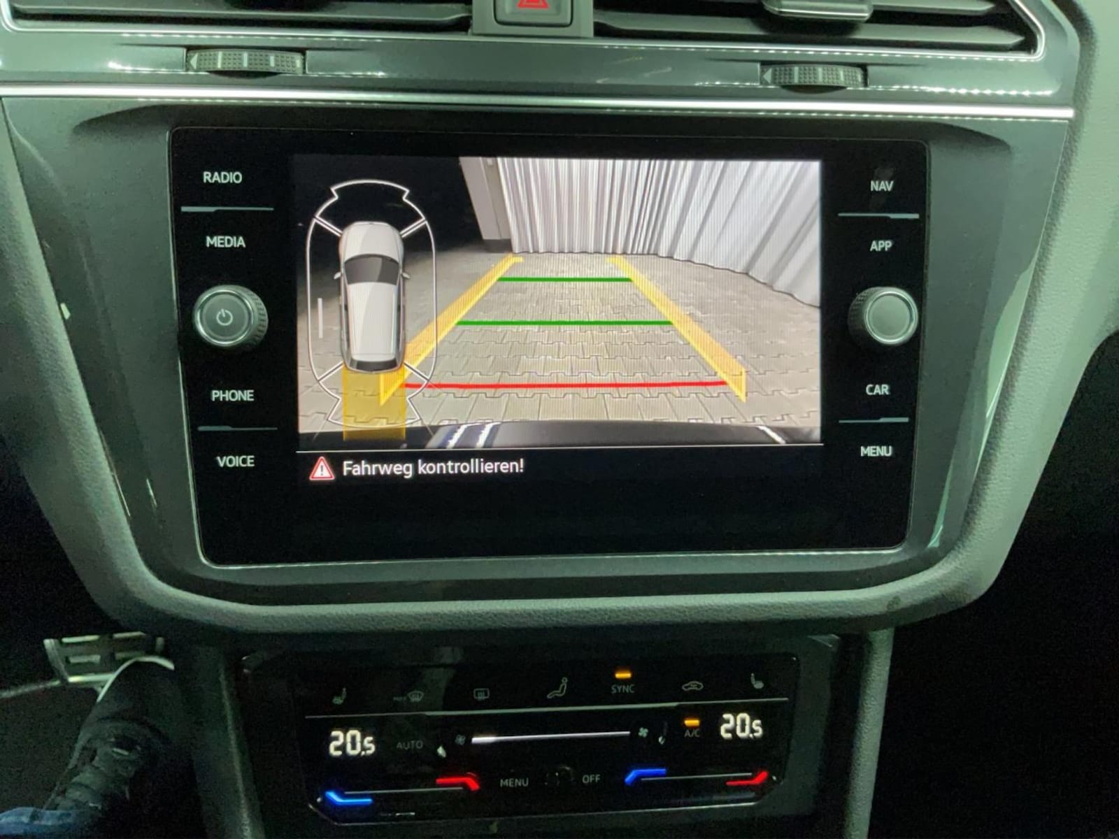 Volkswagen Tiguan – Bild 12