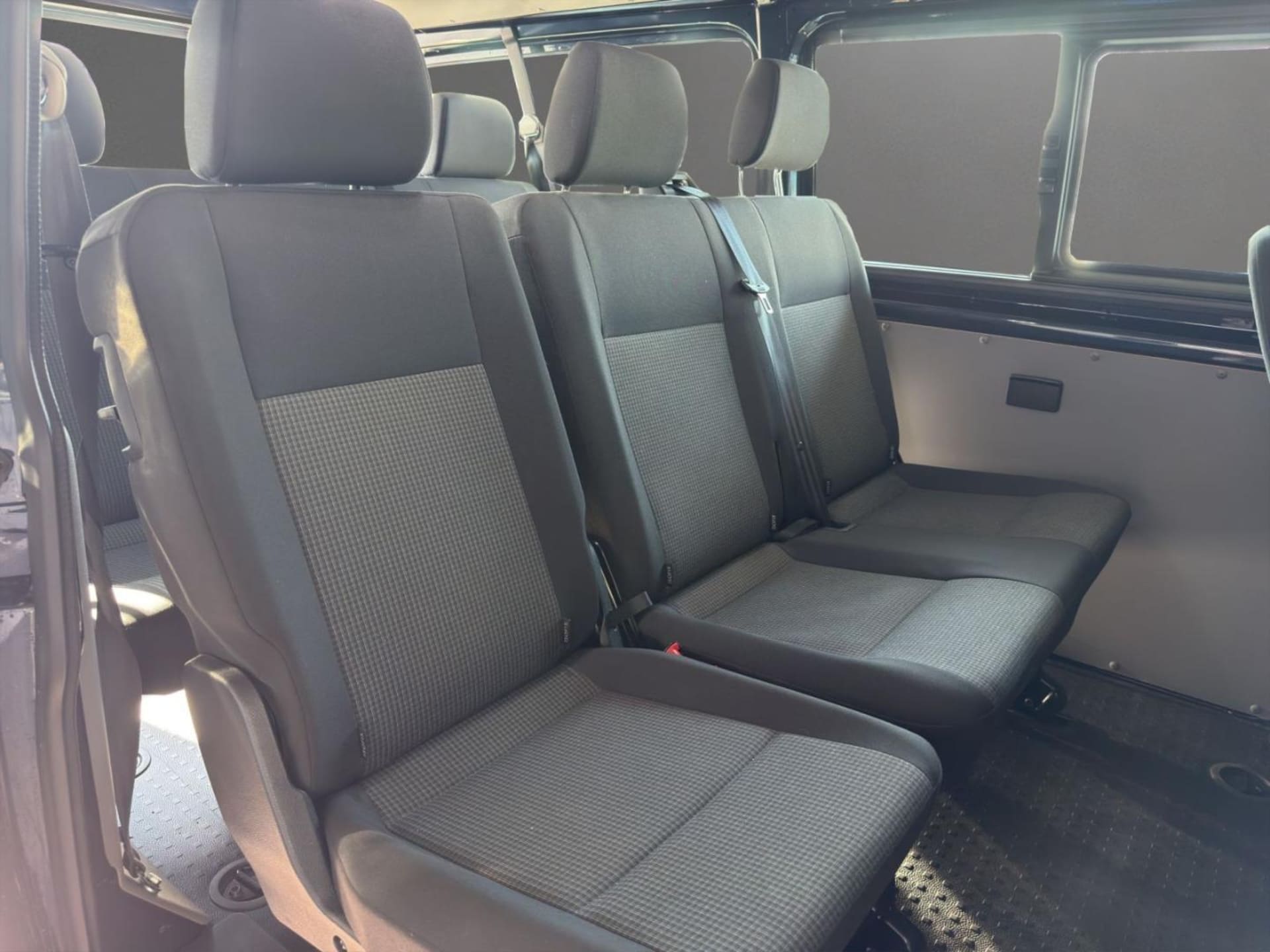 Volkswagen T6.1 Transporter Kombi langer Radstand